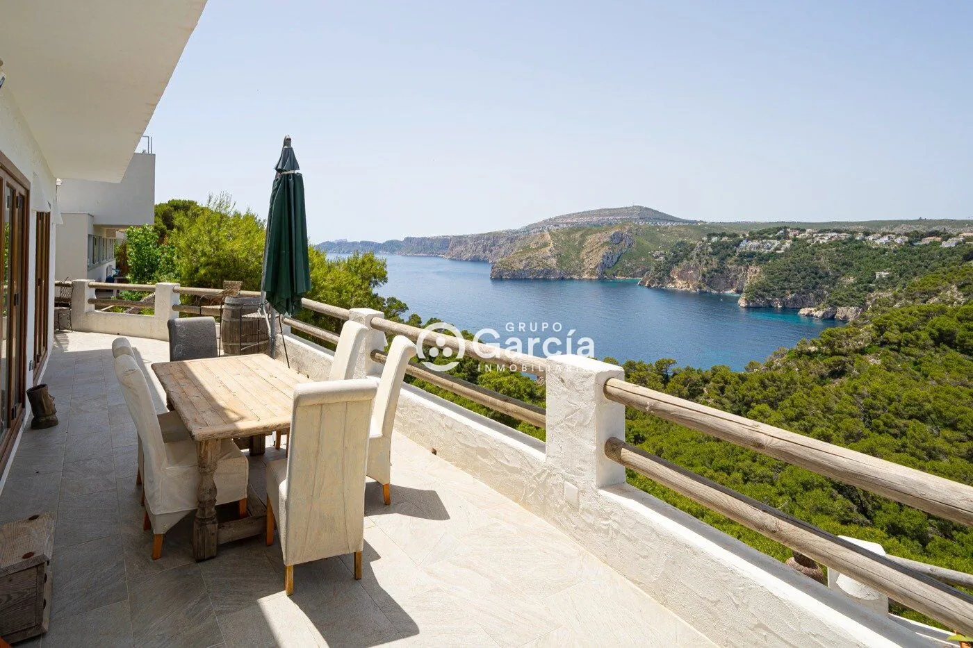 Villa en primera línea en venta en Jávea con increíbles vistas