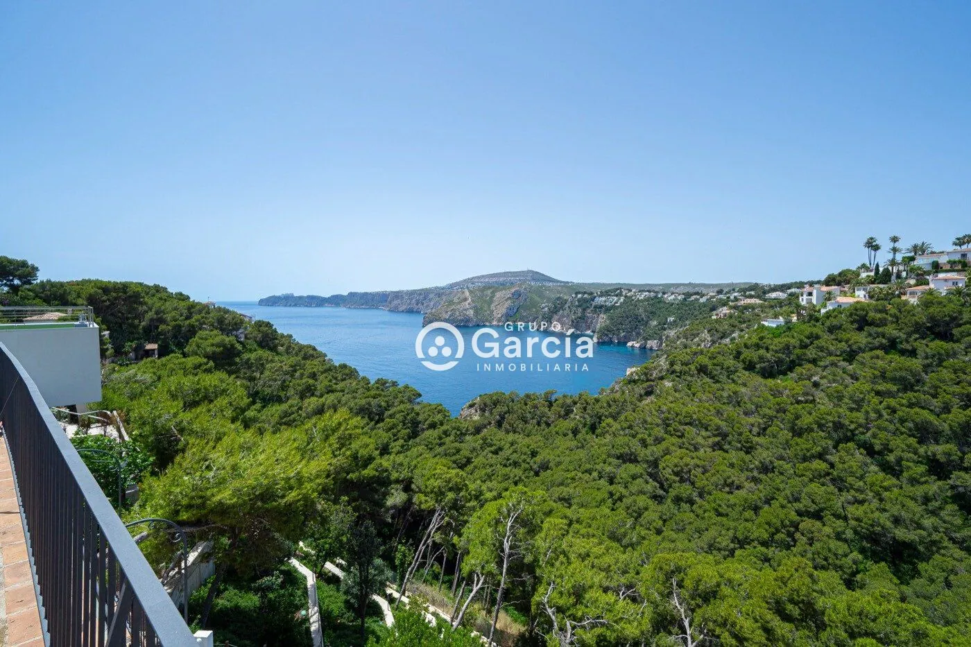 Villa en primera línea en venta en Jávea con increíbles vistas