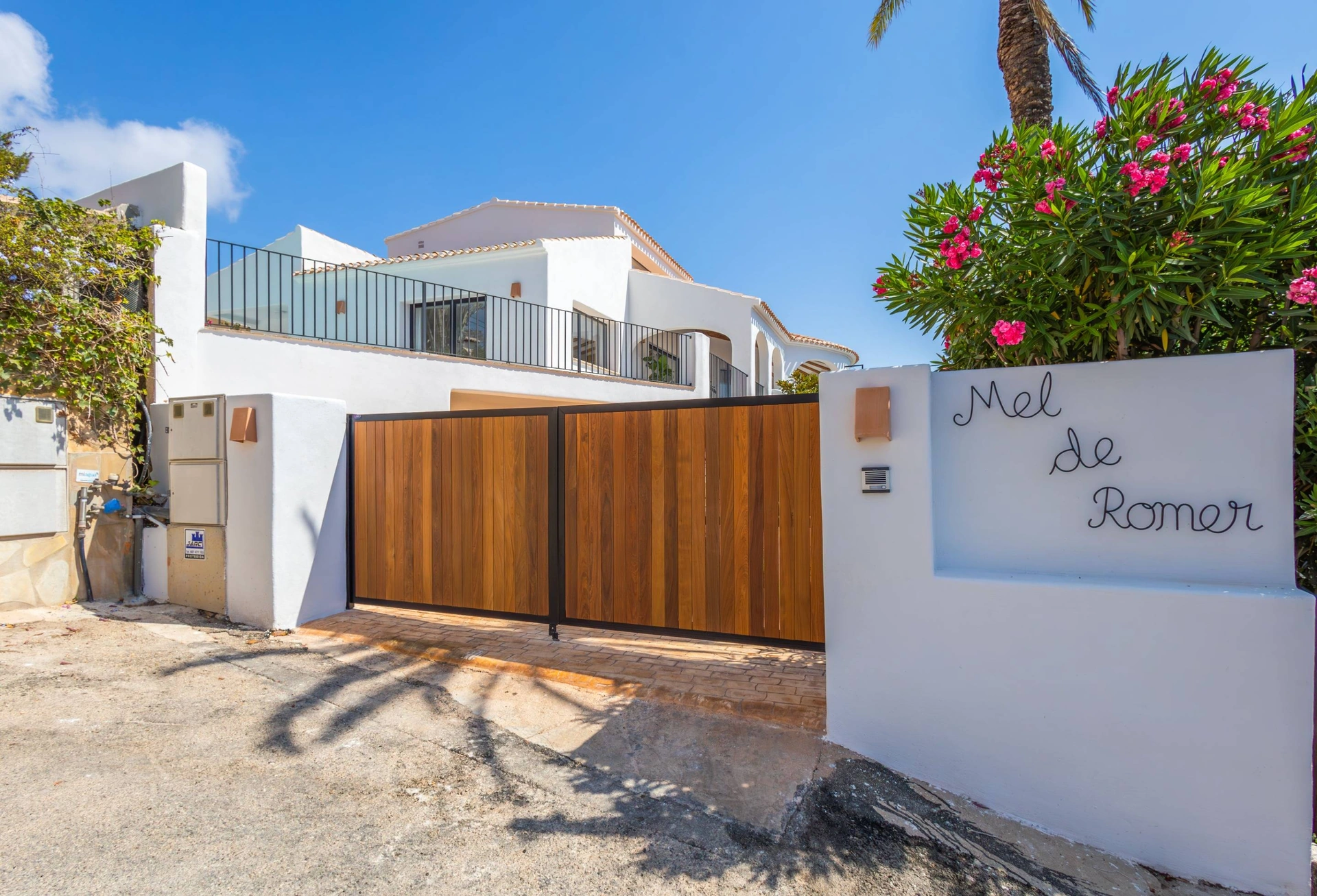 NC6655 - Villa Siesta. Villa recién reformada en venta en Jávea con vistas al mar.