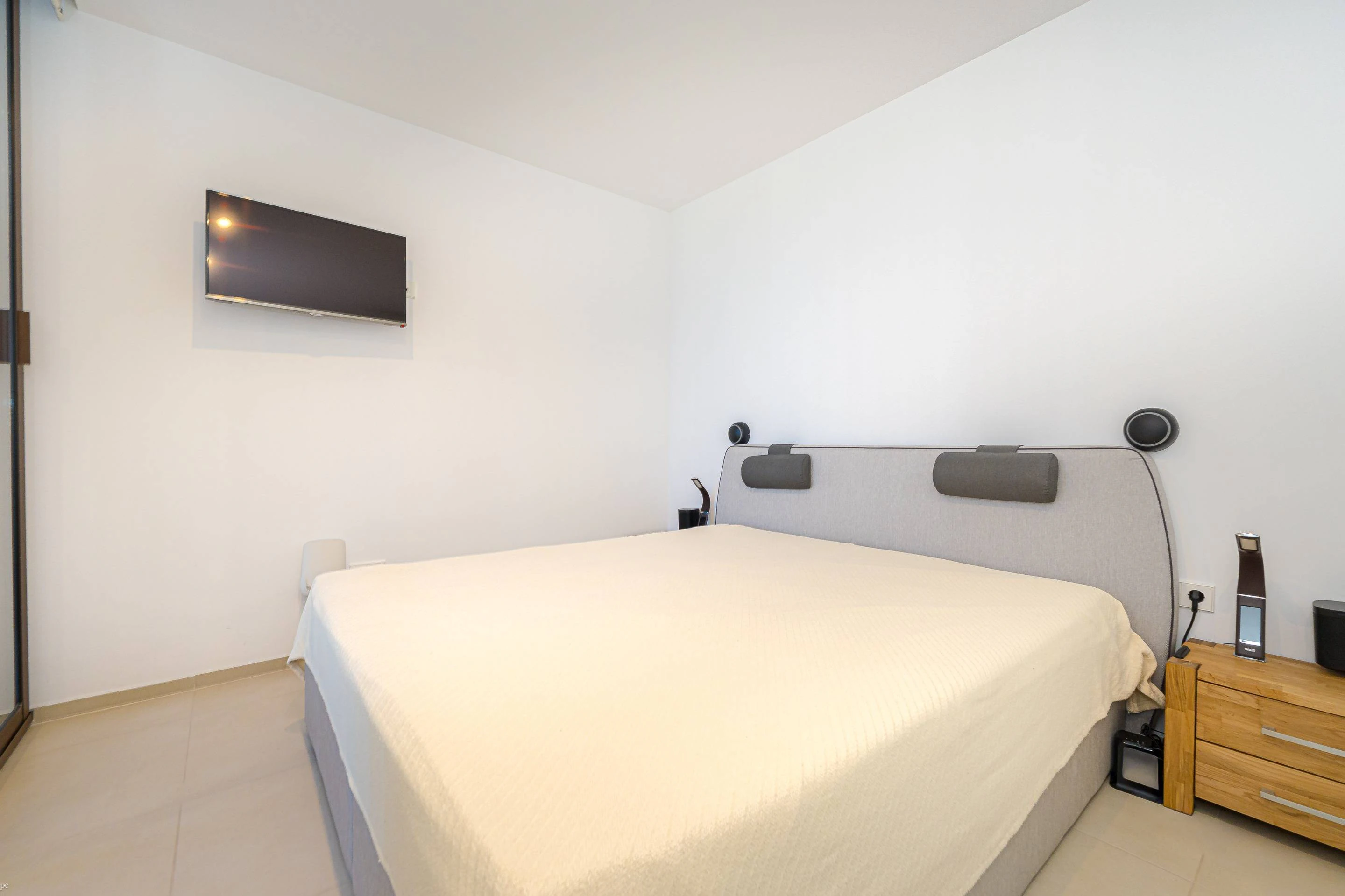 Villa Galera. Villa moderna en venta en Moraira con vistas al mar y a pocos pasos de la playa.