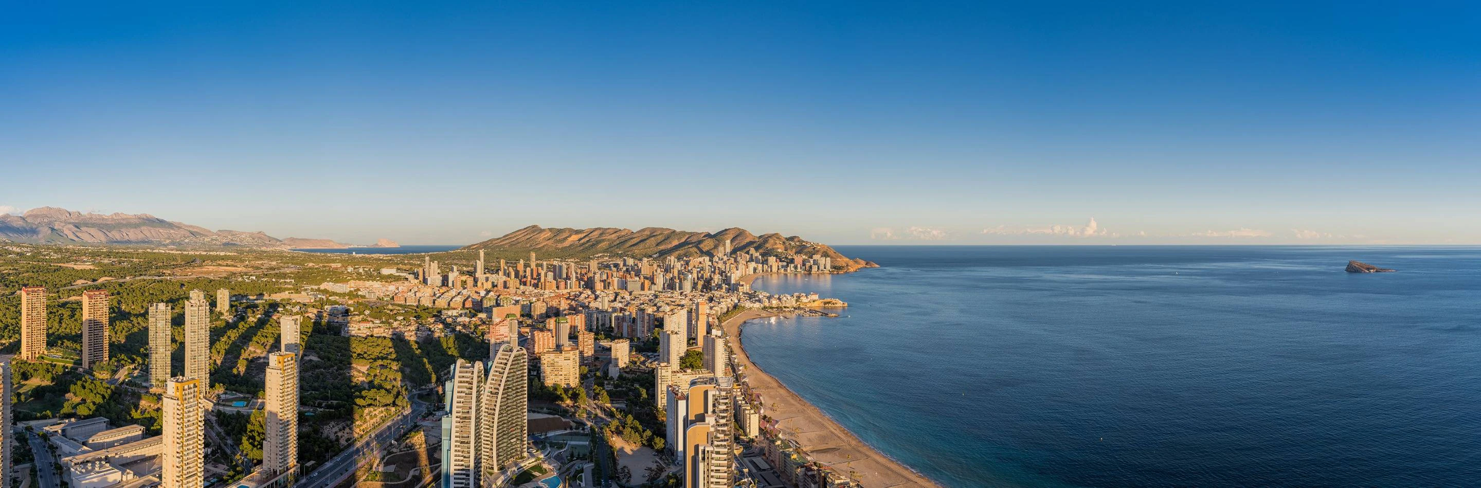 Emblematic luxury apartment in Benidorm - the tallest residencial building in Spain!