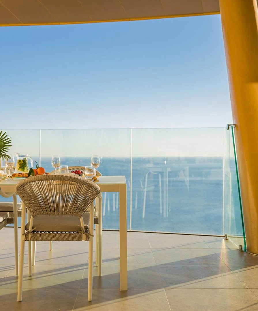 Emblematic luxury apartment in Benidorm - the tallest residencial building in Spain!