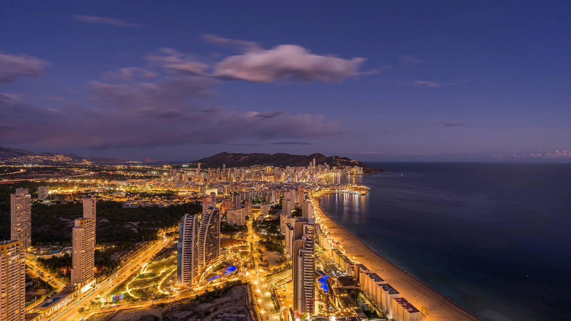 Emblematic luxury apartment in Benidorm - the tallest residencial building in Spain!