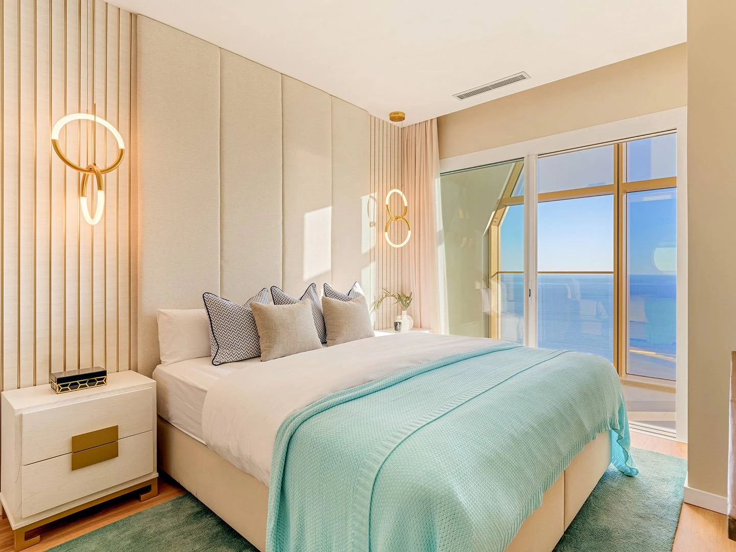 Emblematic luxury apartment in Benidorm - the tallest residencial building in Spain!