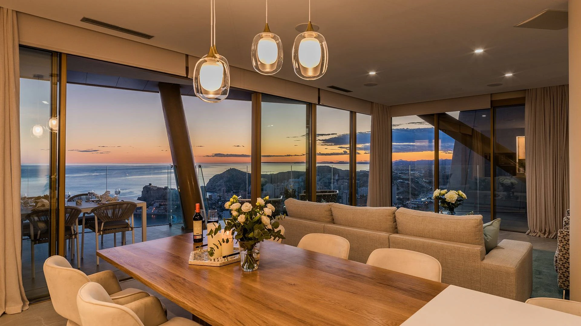 Emblematic luxury apartment in Benidorm - the tallest residencial building in Spain!