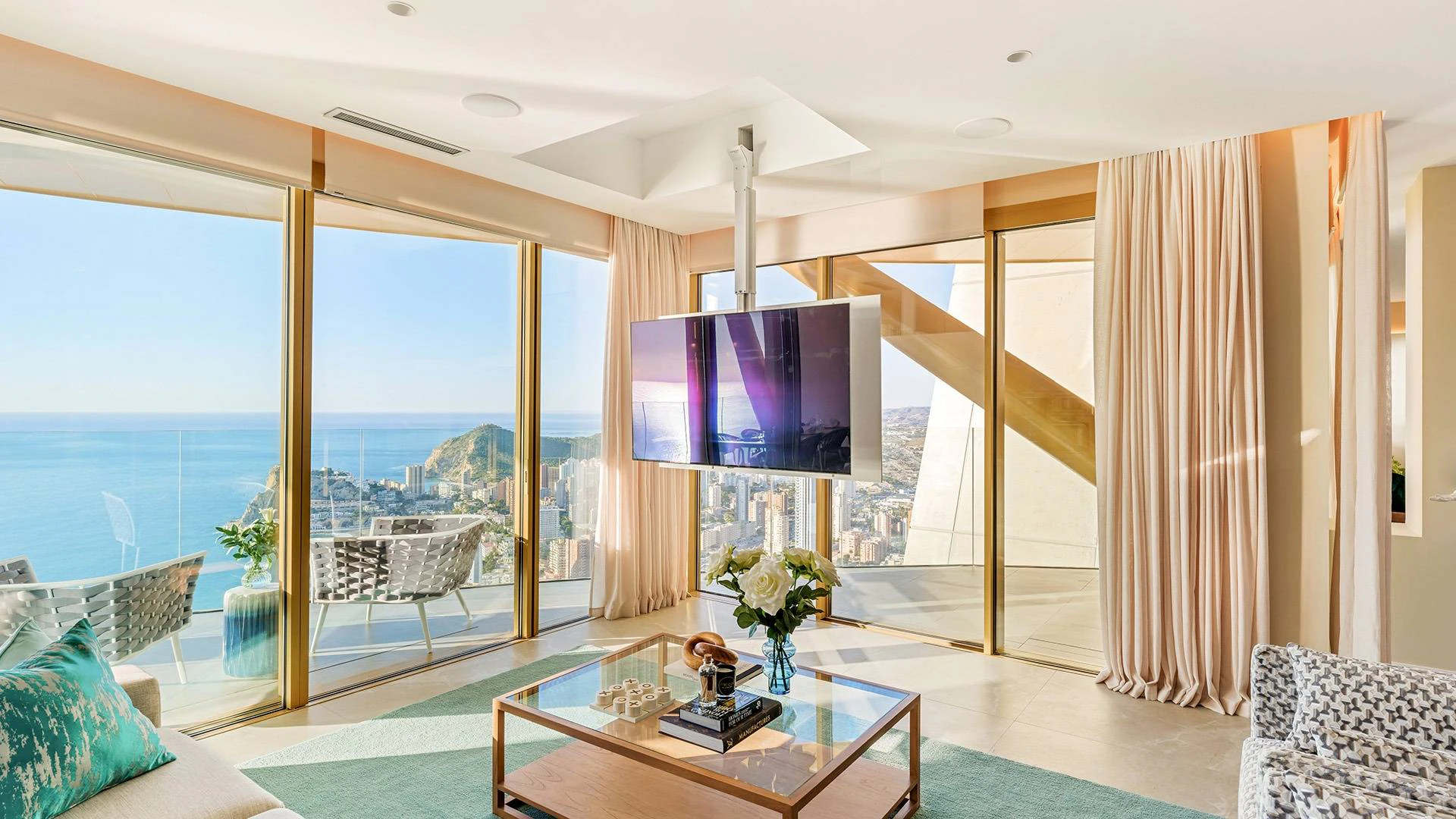 Emblematic luxury apartment in Benidorm - the tallest residencial building in Spain!