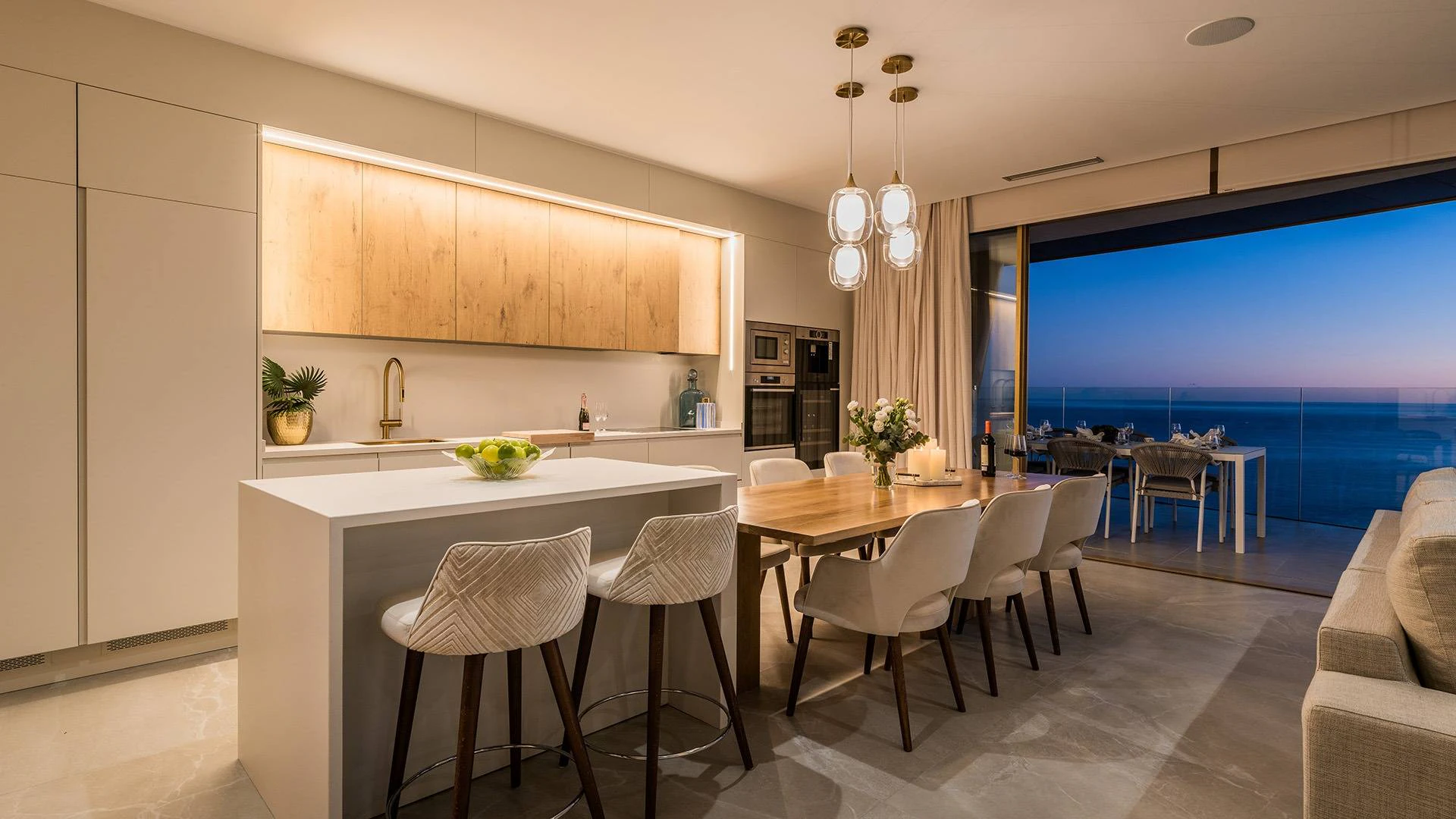 Emblematic luxury apartment in Benidorm - the tallest residencial building in Spain!