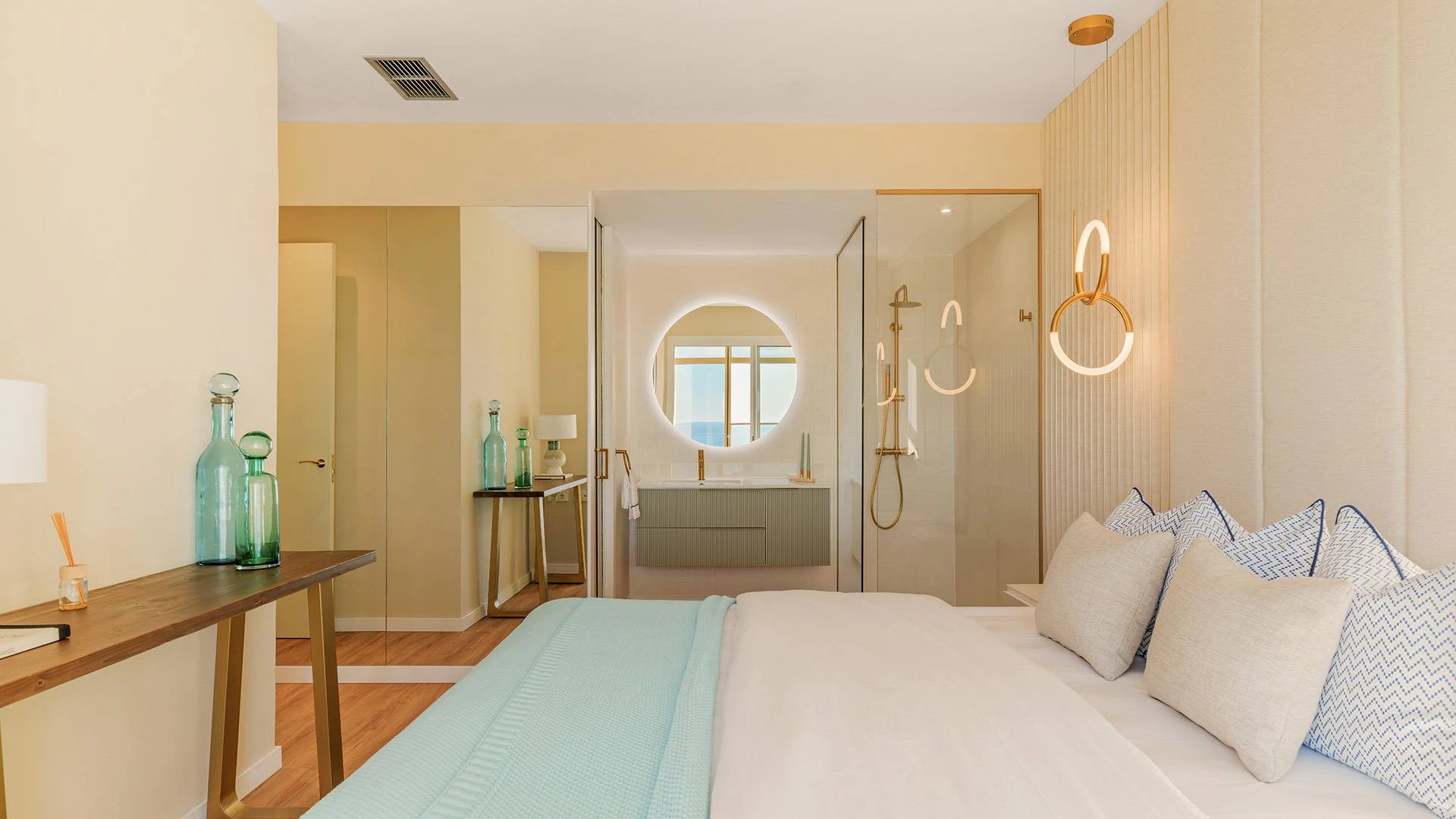 Emblematic luxury apartment in Benidorm - the tallest residencial building in Spain!