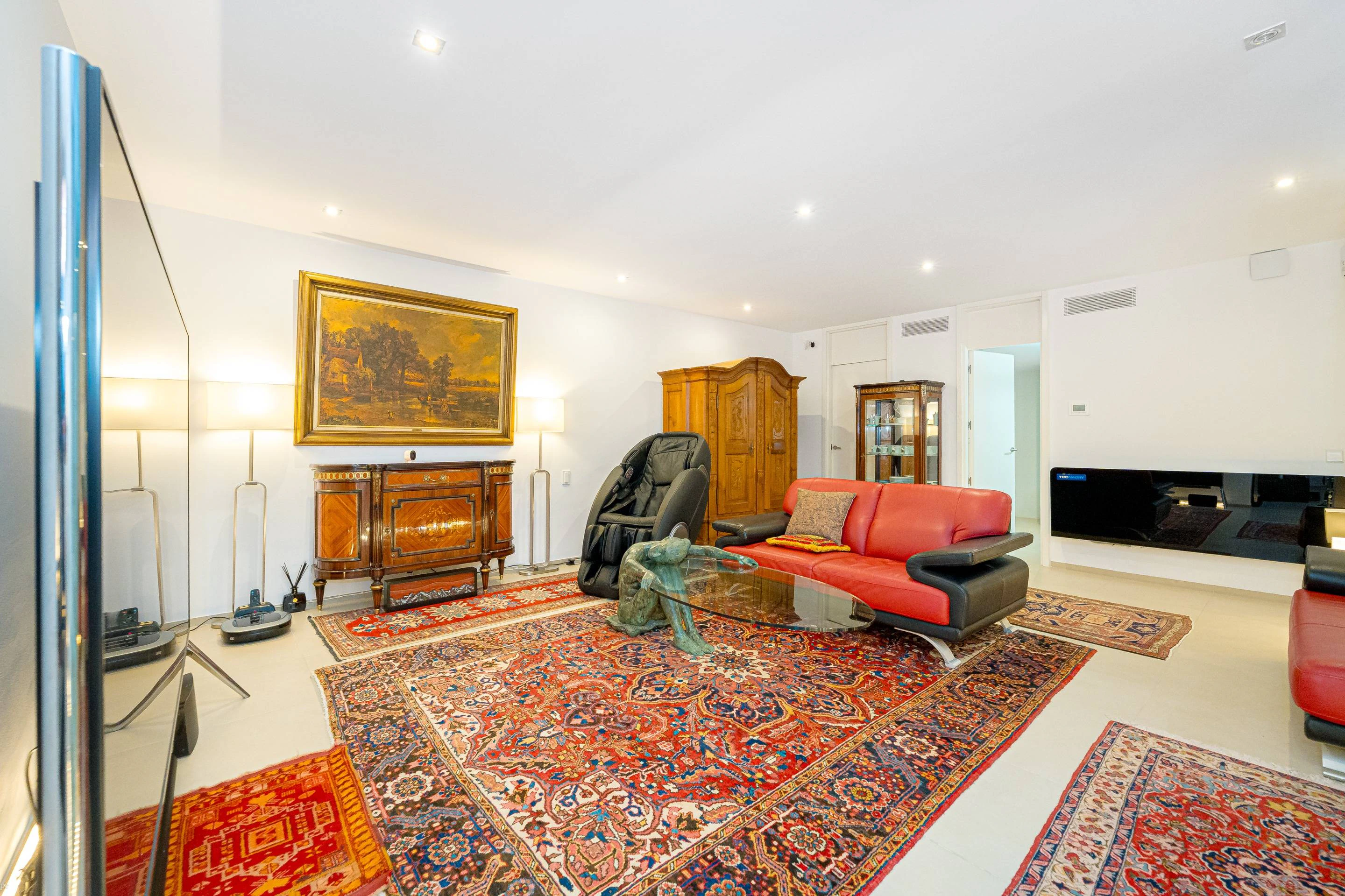 Villa Galera. Villa moderna en venta en Moraira con vistas al mar y a pocos pasos de la playa.