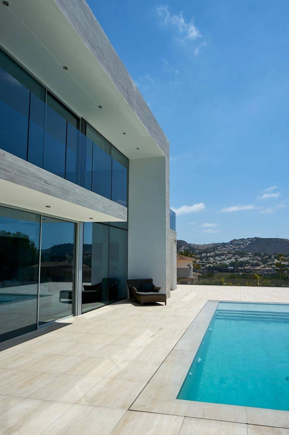 Villa Enebro. Extraordinaria villa en Moraira con orientación Sur y vistas al mar. Costa Blanca.