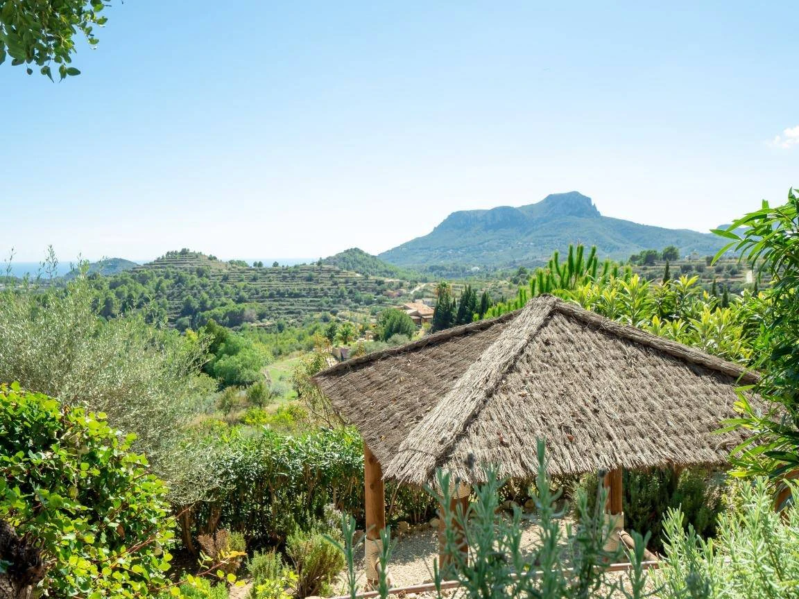 Finca Érica. Finca con vistas panorámicas al mar en venta en Benissa.