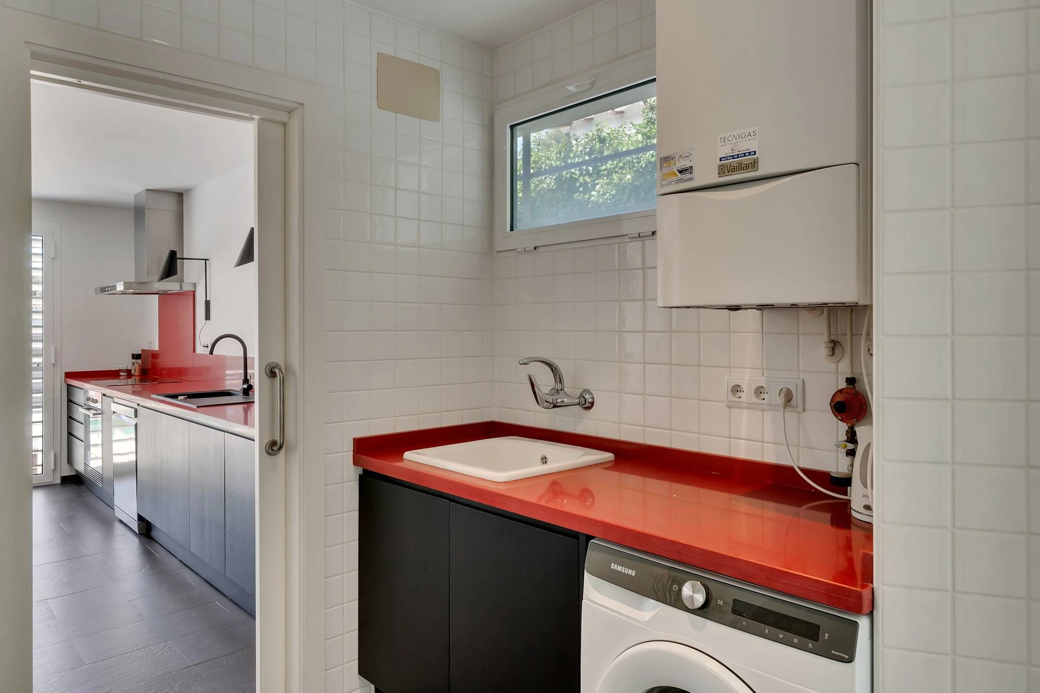 Villa Lucia. Villa moderna en venta a poca distancia de la playa de Portet.
