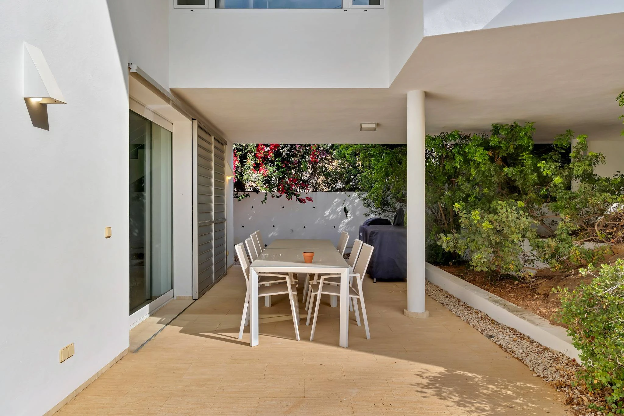 Villa Lucia. Villa moderna en venta a poca distancia de la playa de Portet.