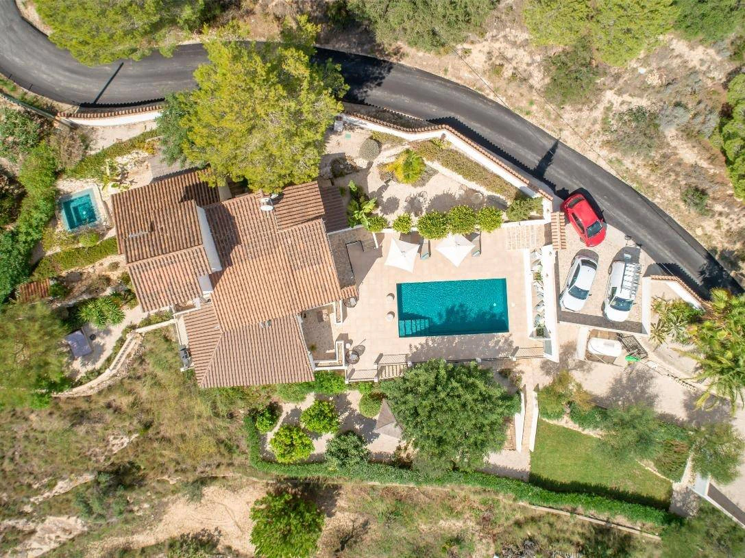 Finca Érica. Finca con vistas panorámicas al mar en venta en Benissa.