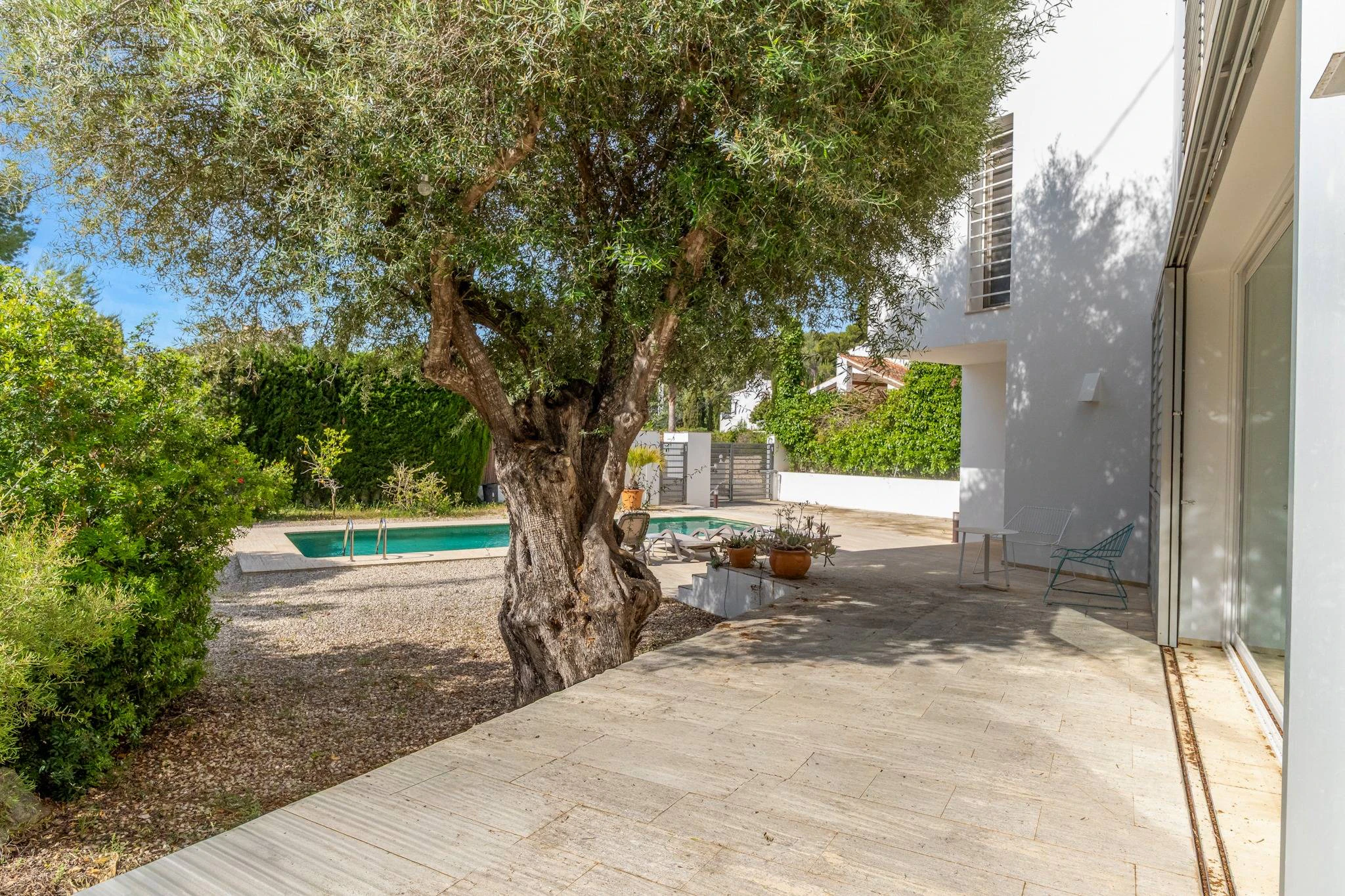 Villa Lucia. Villa moderna en venta a poca distancia de la playa de Portet.