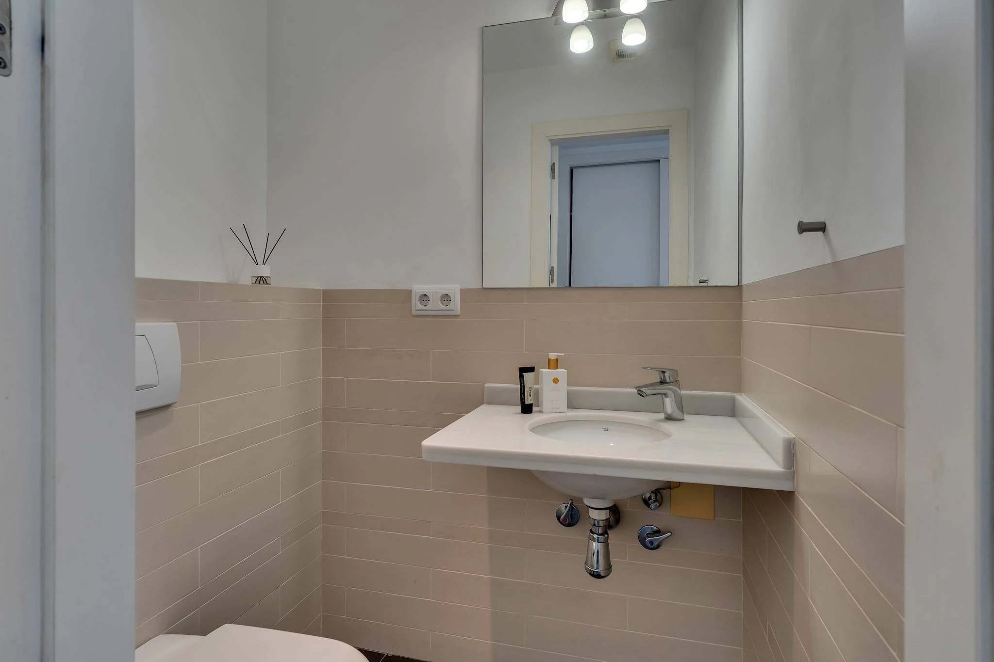 Villa Lucia. Villa moderna en venta a poca distancia de la playa de Portet.