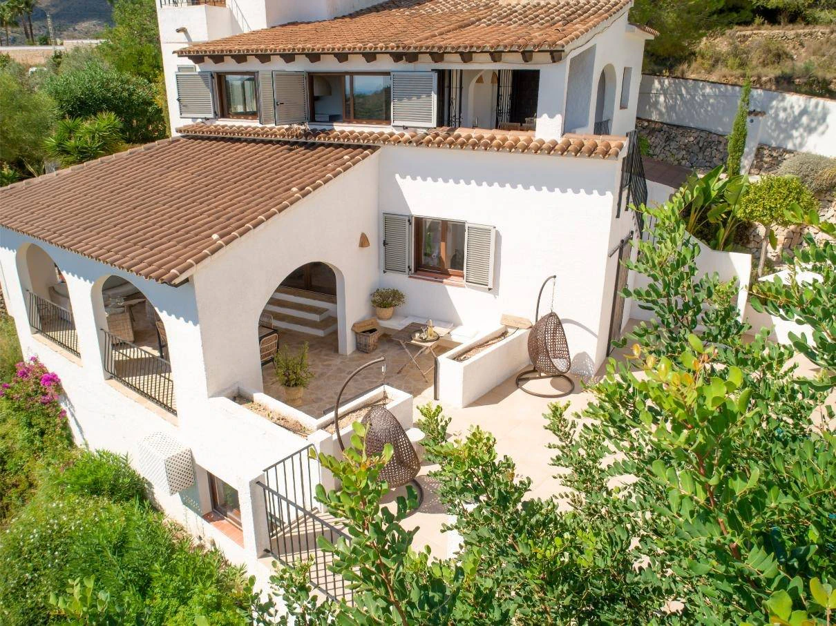 Finca Érica. Finca con vistas panorámicas al mar en venta en Benissa.