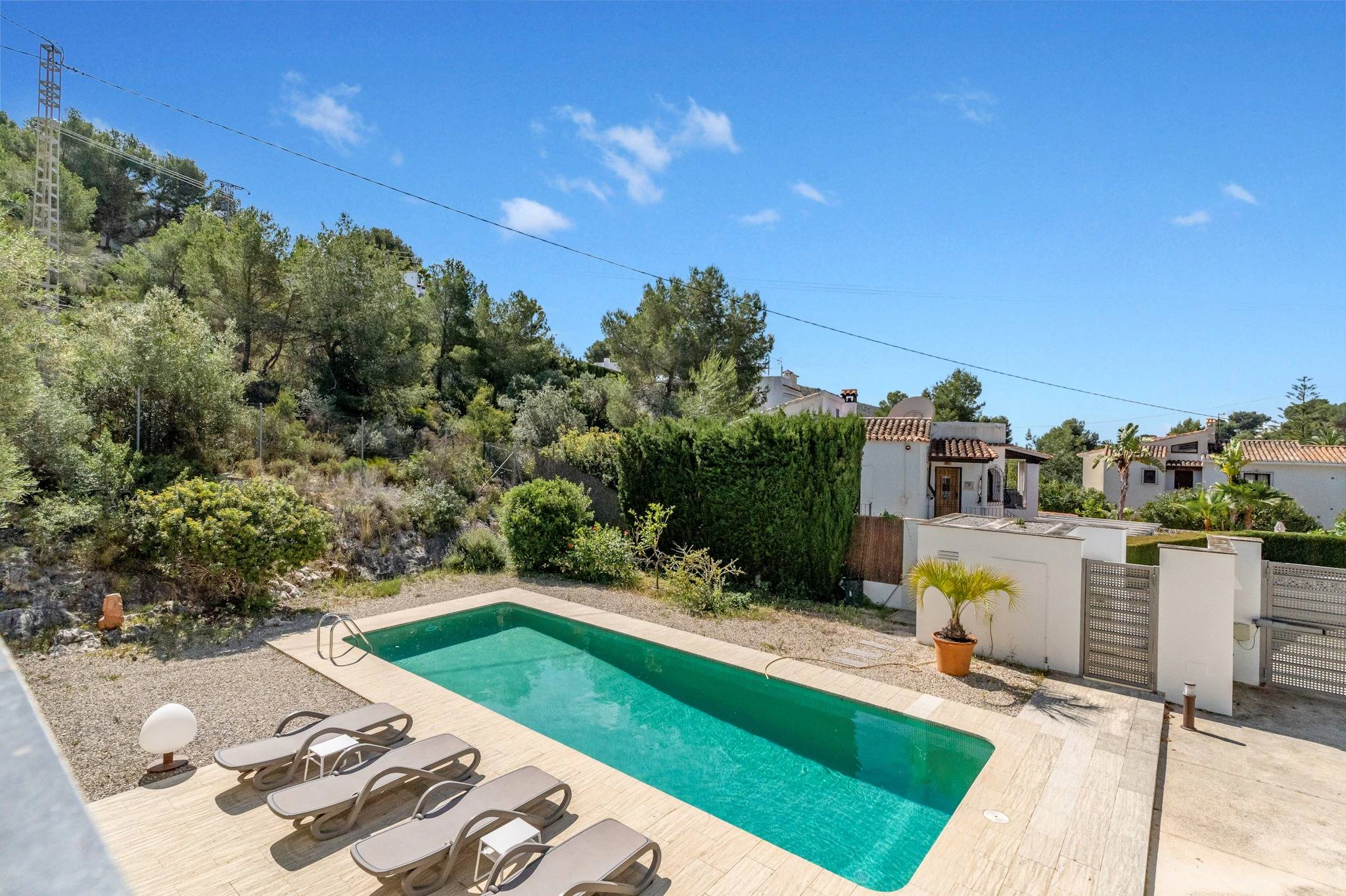 Villa Lucia. Villa moderna en venta a poca distancia de la playa de Portet.
