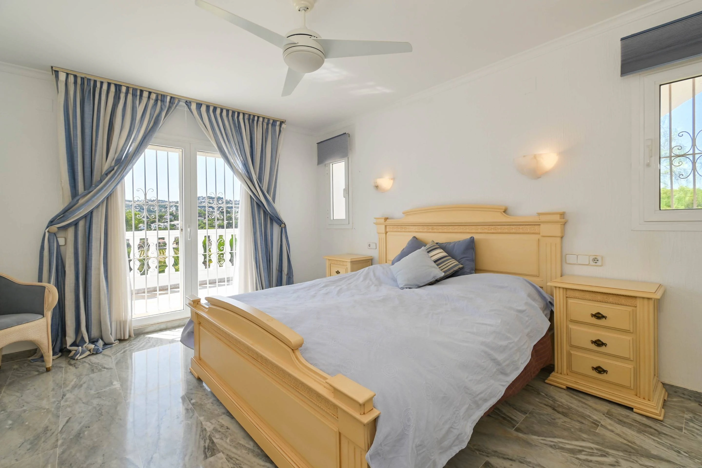 Villa Blanca Vista - Elegante villa mediterránea a la venta en Moraira