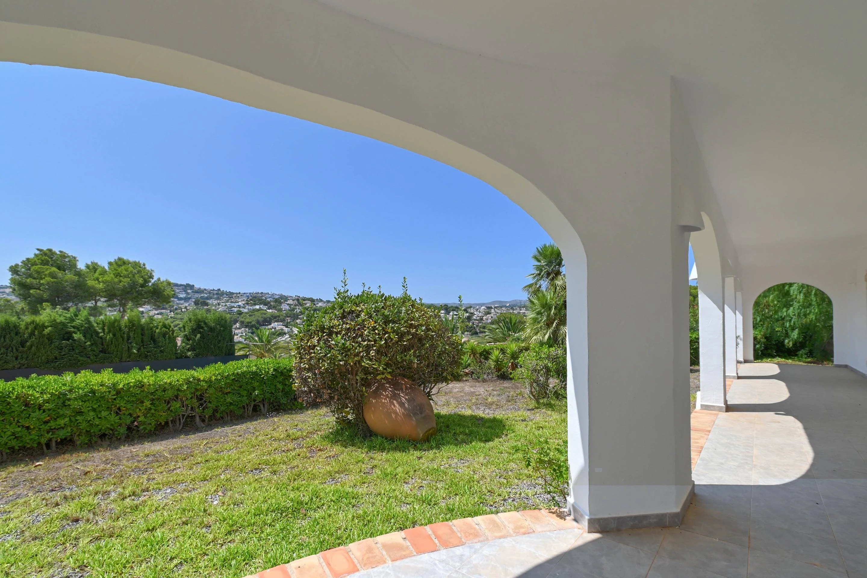 Villa Blanca Vista - Elegante villa mediterránea a la venta en Moraira