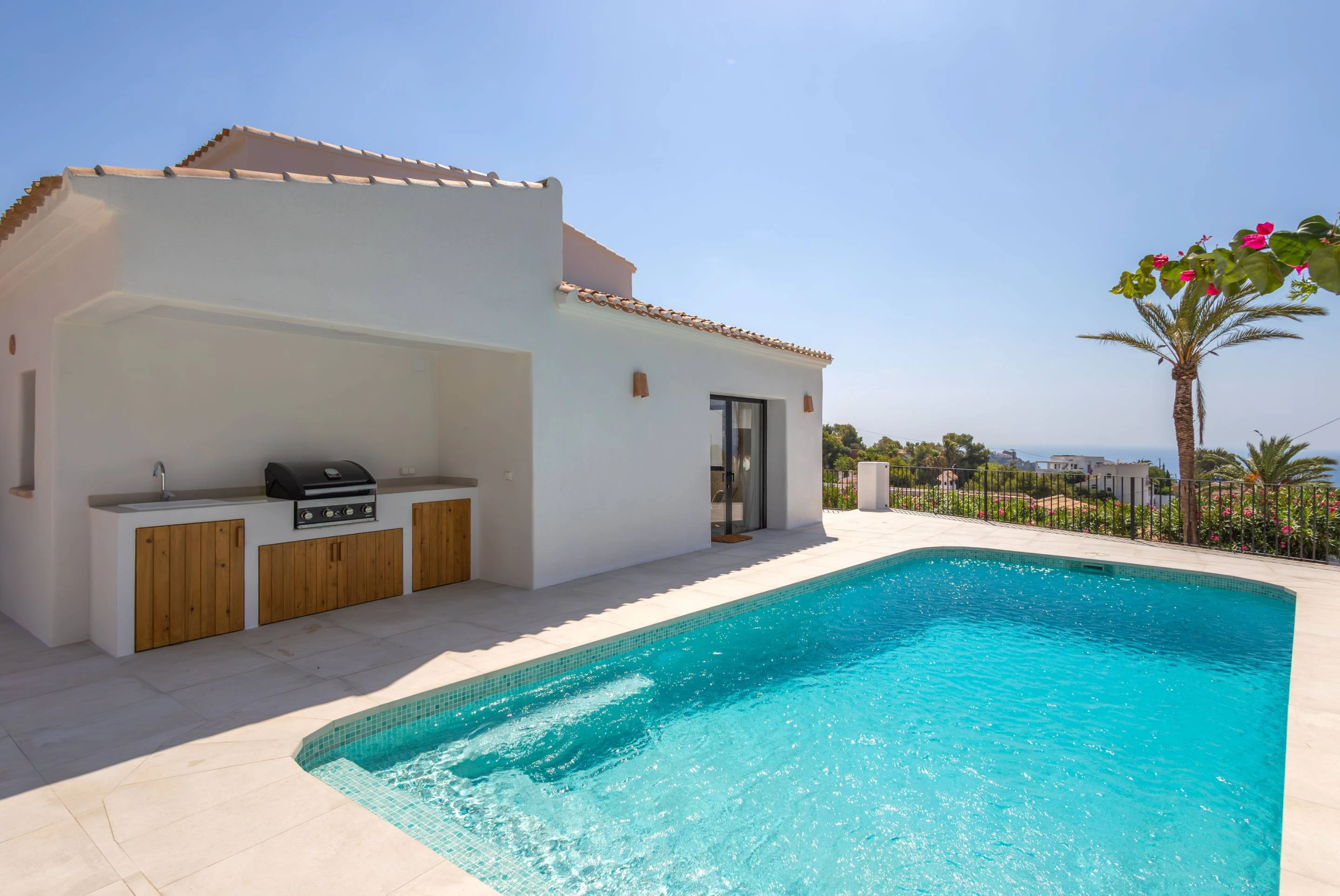 NC6655 - Villa Siesta. Onlangs gerenoveerde villa te koop in Javea met uitzicht op zee.