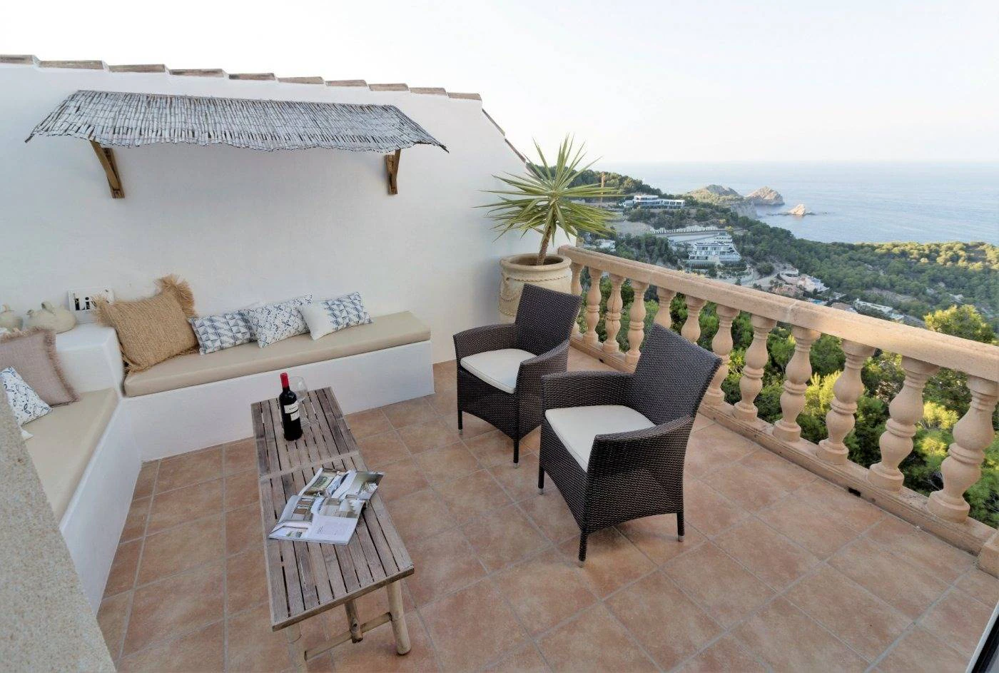 NC6656 - Villa Portichol. Onlangs gerenoveerde villa met panoramisch zeezicht te koop in Javea.