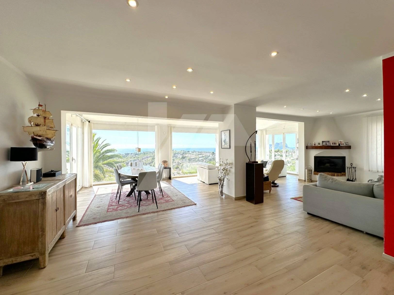 Villa Mirador. Villa en venta en Moraira con vistas panorámicas al mar.
