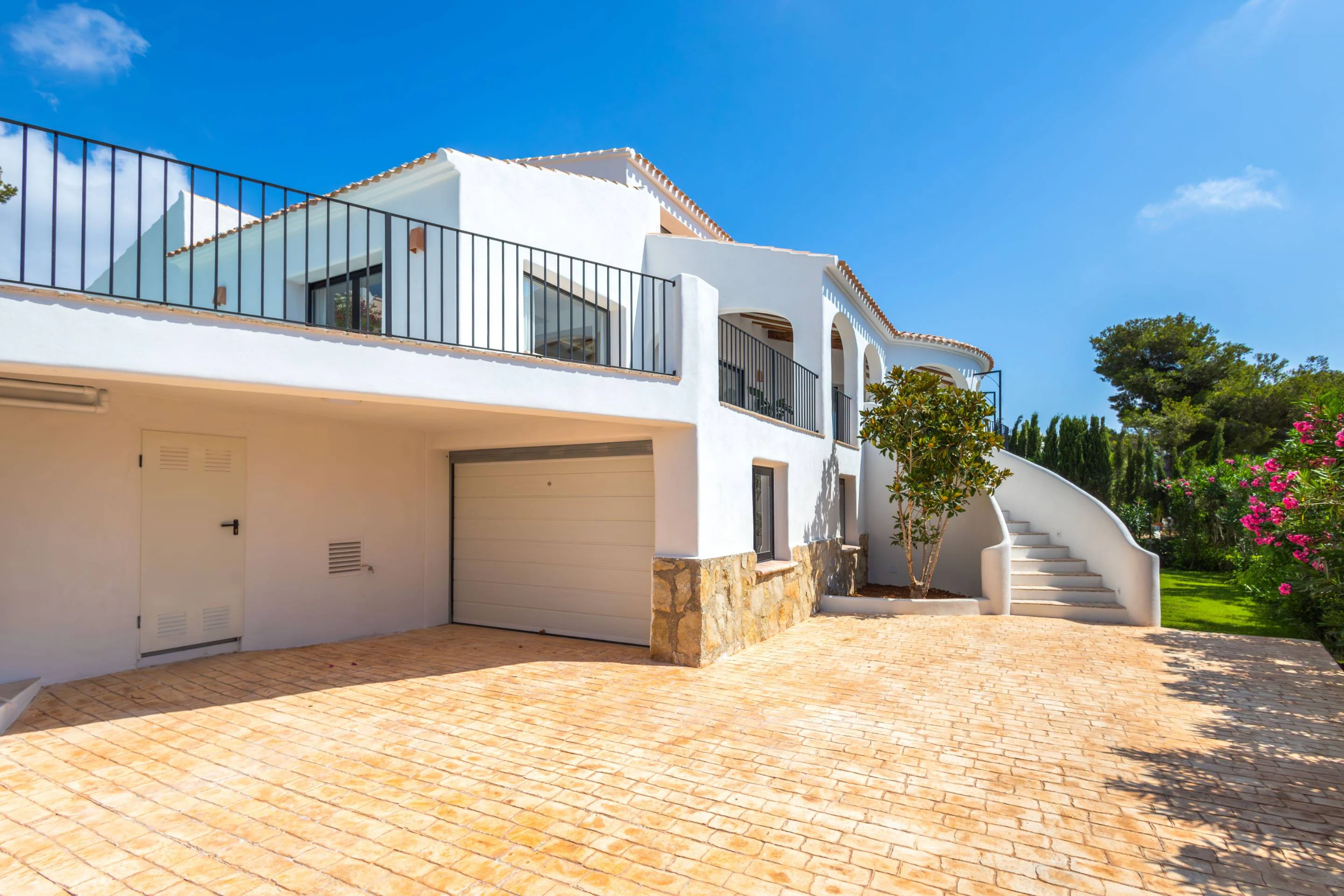 NC6655 - Villa Siesta. Onlangs gerenoveerde villa te koop in Javea met uitzicht op zee.