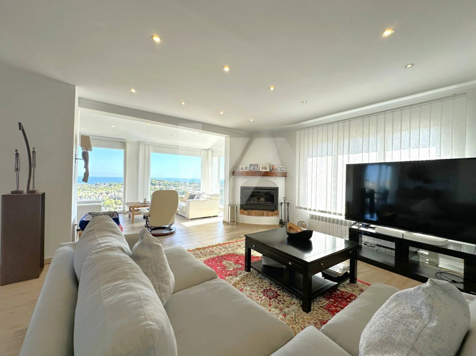 Villa Mirador. Villa en venta en Moraira con vistas panorámicas al mar.