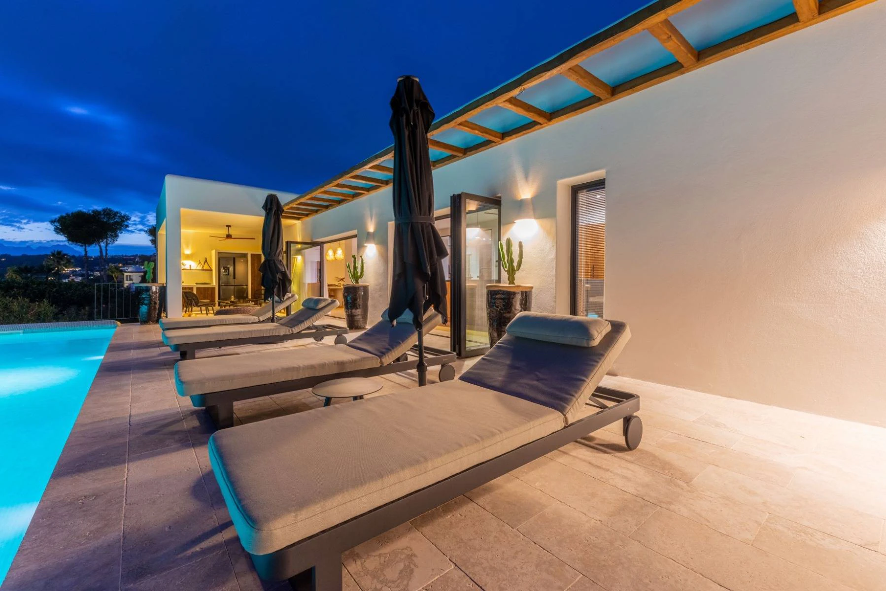 Villa de diseño de lujo en venta en el prestigioso barrio de San Jaime, en Moraira