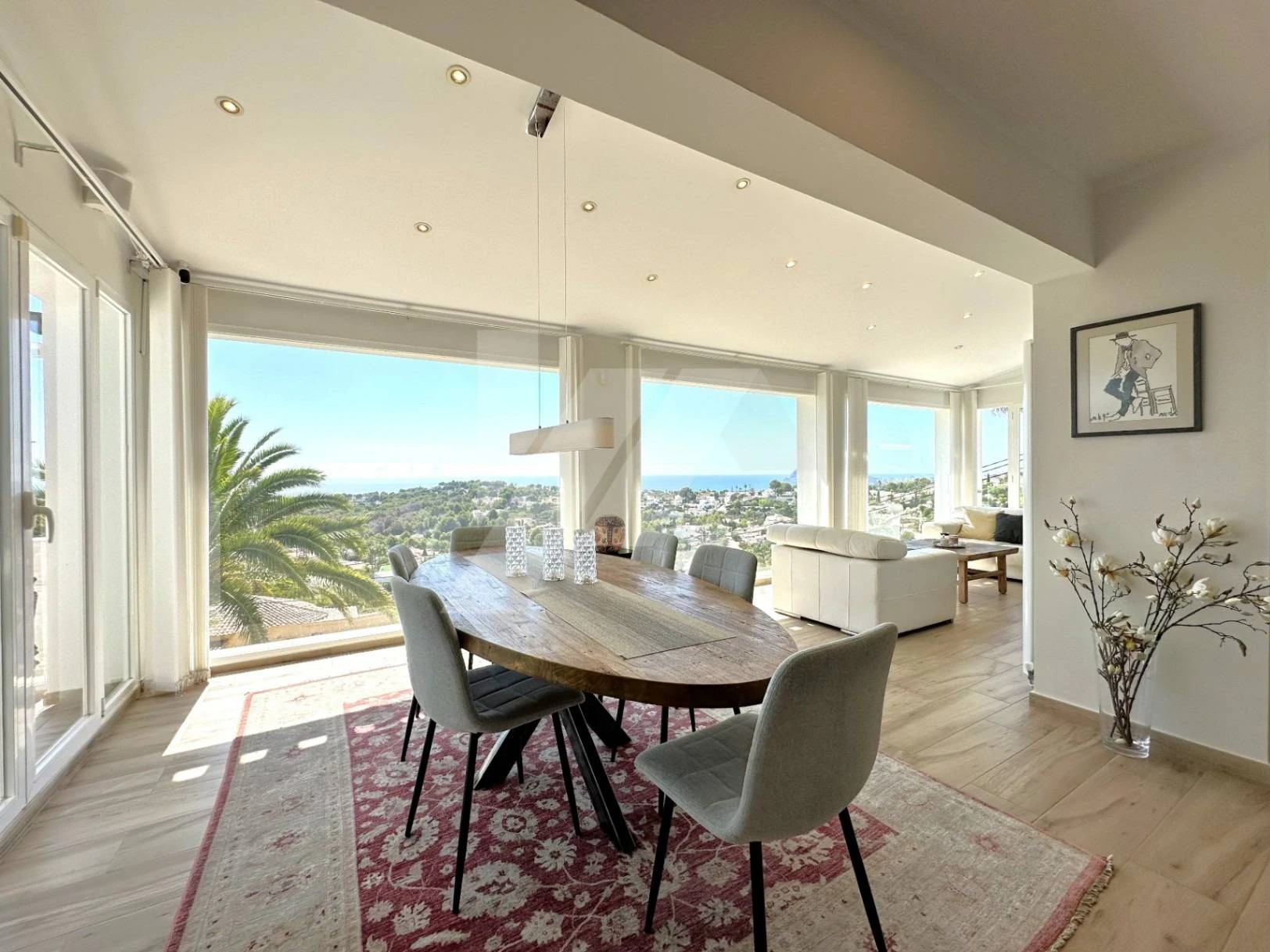 Villa Mirador. Villa en venta en Moraira con vistas panorámicas al mar.