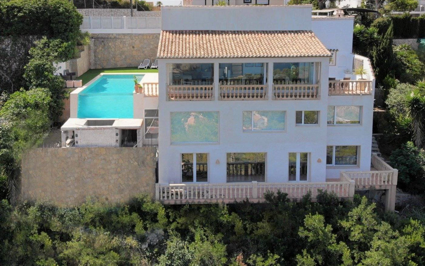 NC6656 - Villa Portichol. Onlangs gerenoveerde villa met panoramisch zeezicht te koop in Javea.