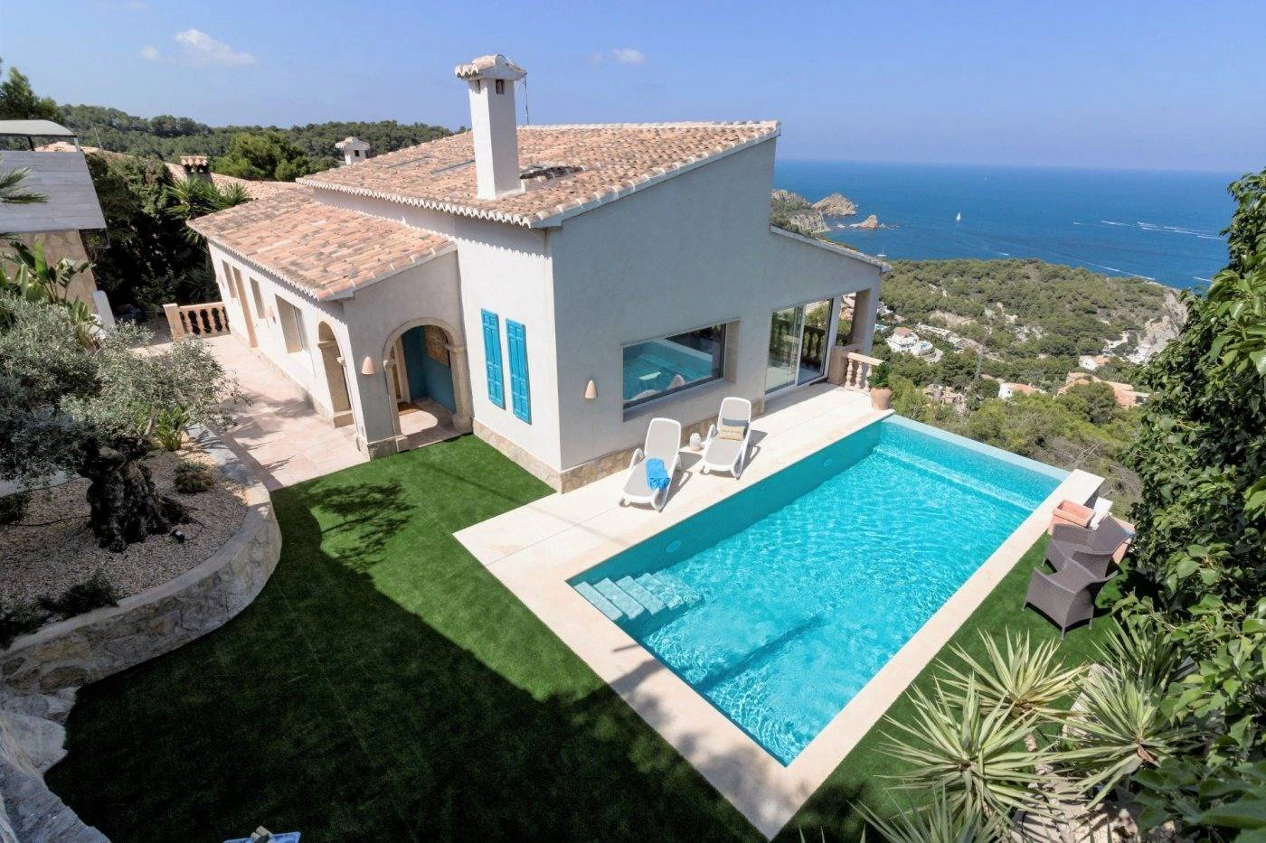 NC6656 - Villa Portichol. Onlangs gerenoveerde villa met panoramisch zeezicht te koop in Javea.