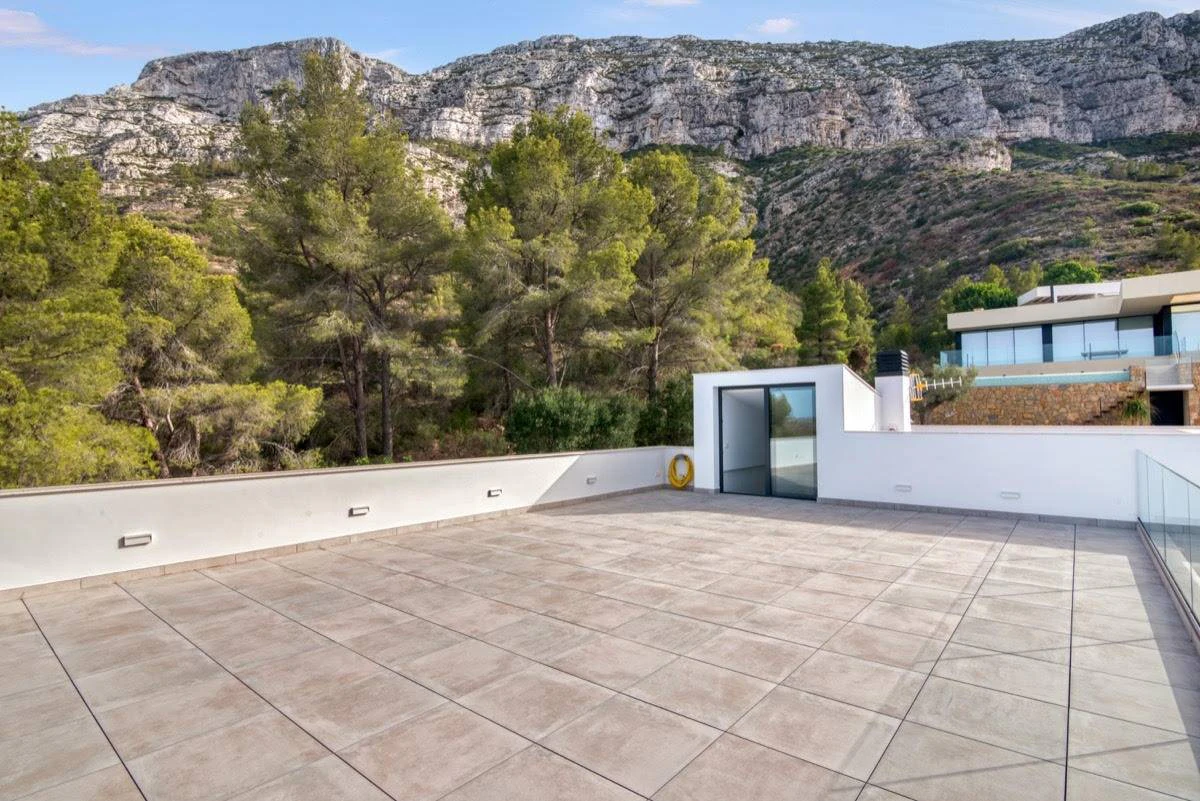 NC6636 - Villa Montgomar - Indrukwekkende nieuwe luxe villa te koop in Denia met uitzicht op zee en klaar om van te genieten!