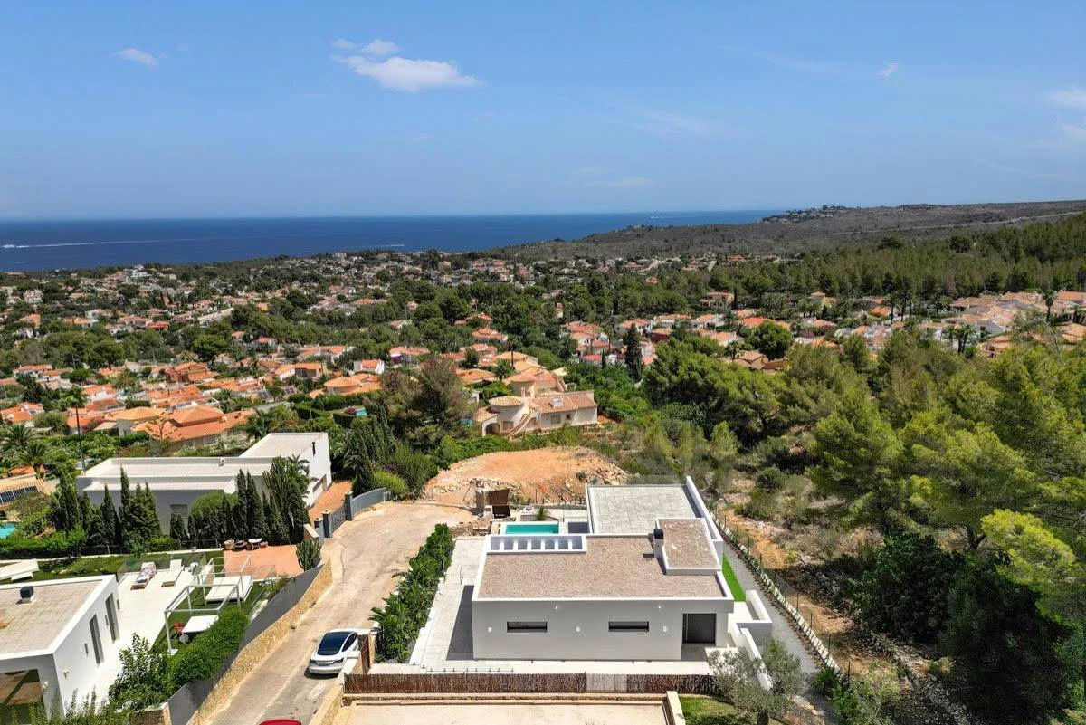 NC6636 - Villa Montgomar - Indrukwekkende nieuwe luxe villa te koop in Denia met uitzicht op zee en klaar om van te genieten!