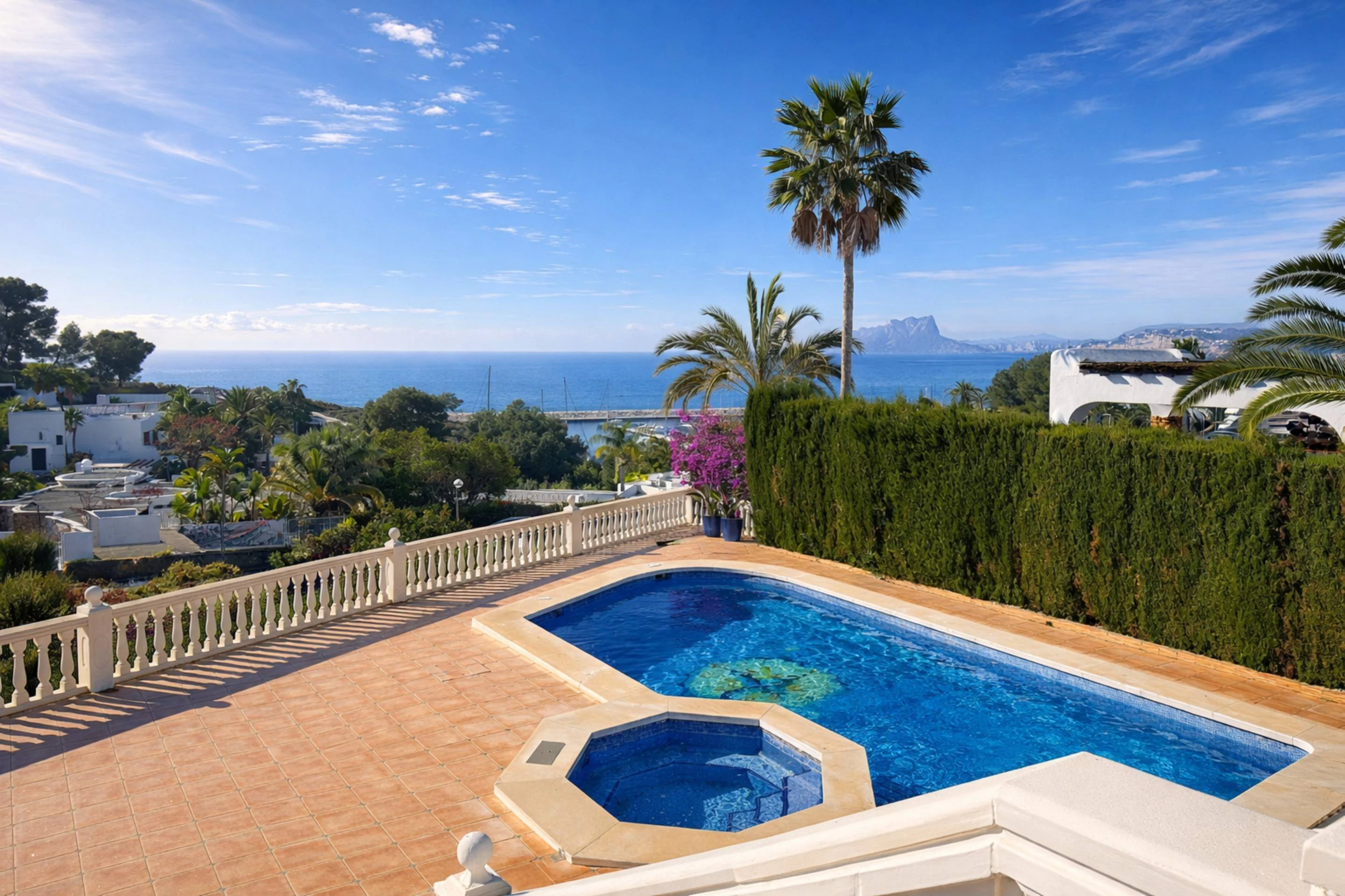 NC6717 - Villa Nautica. Mediterrane villa met uitzicht op zee en jachthaven te koop in Moraira.