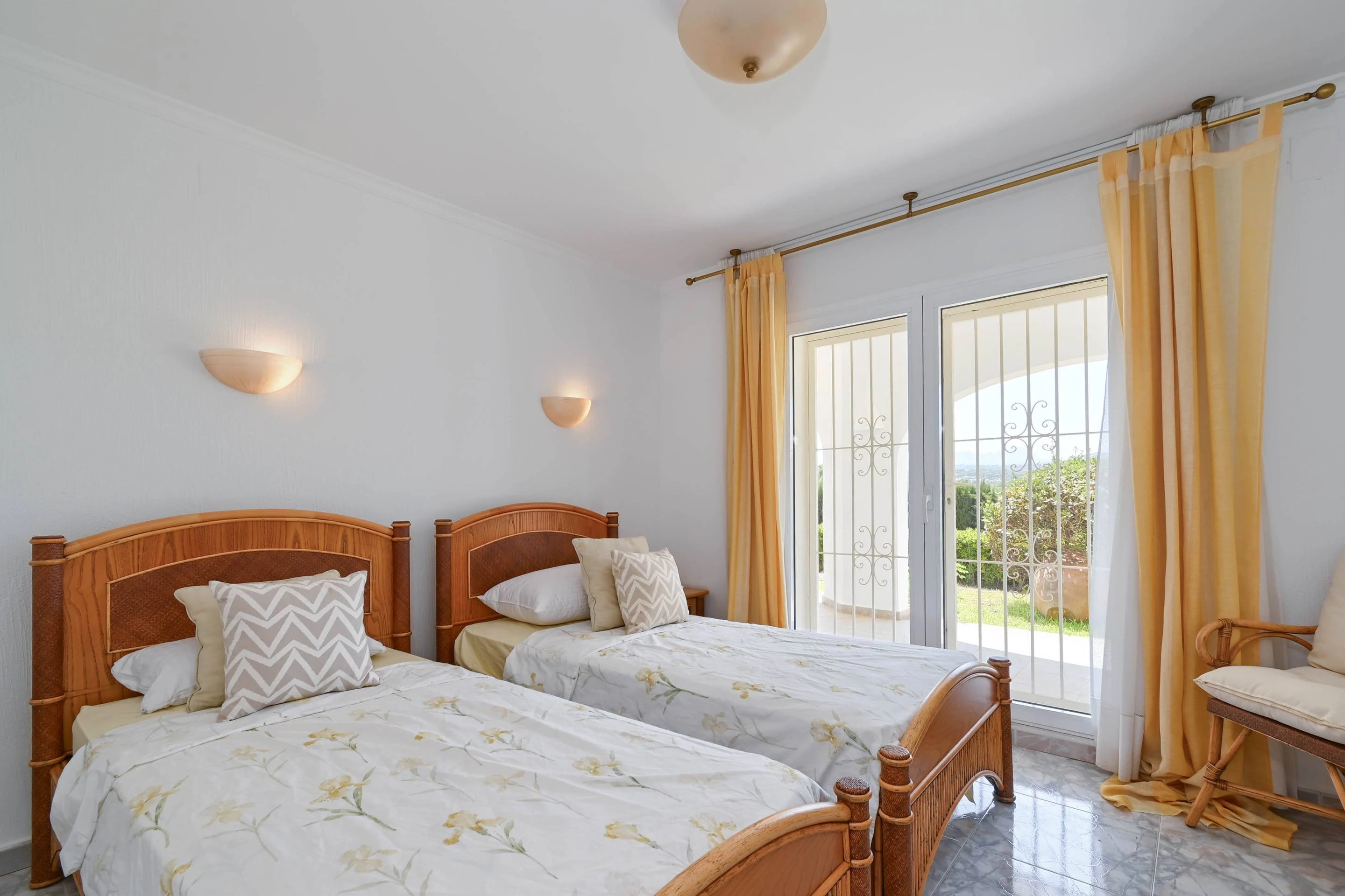 Villa Blanca Vista - Elegante villa mediterránea a la venta en Moraira