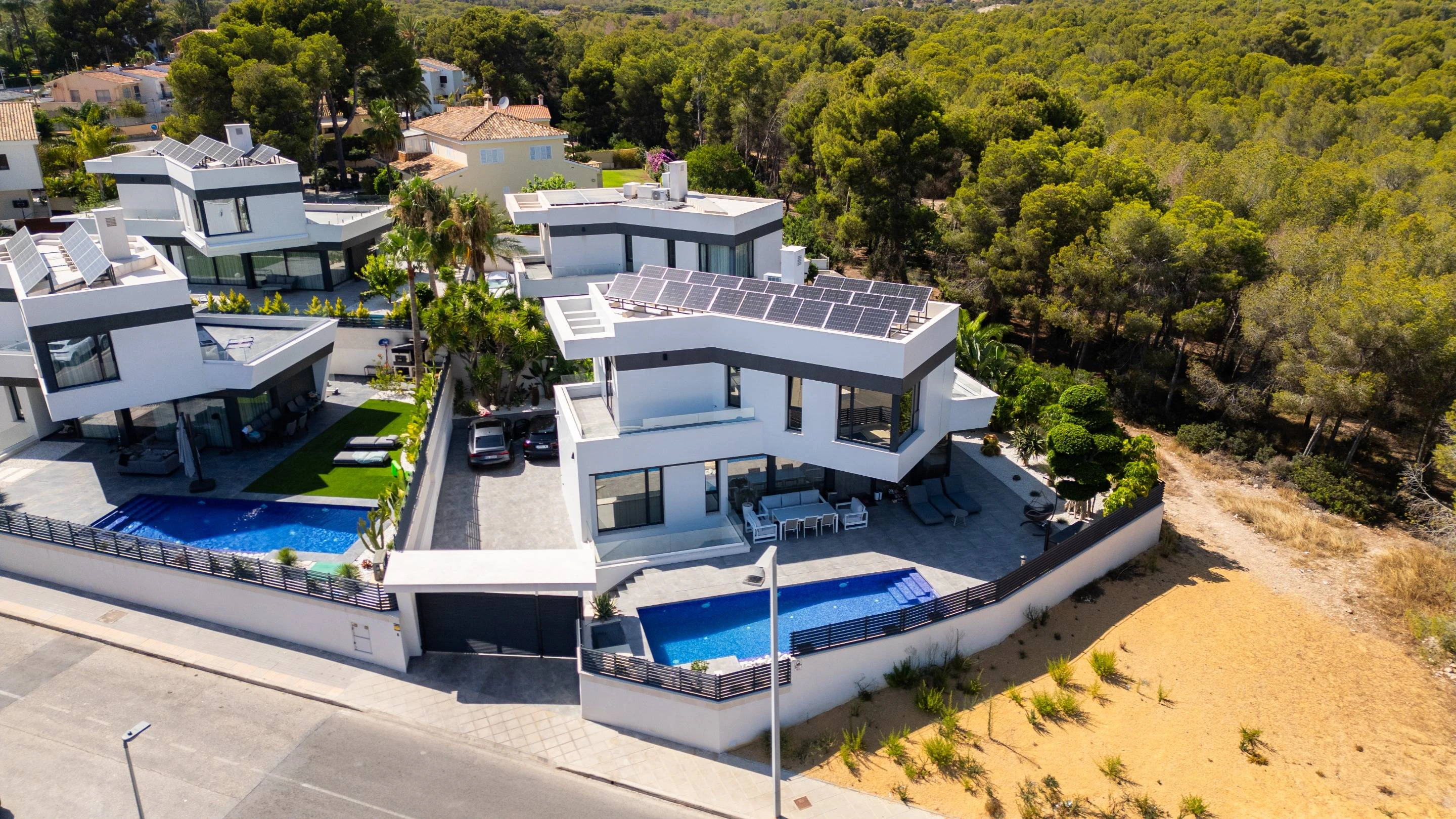 NC6659 - Villa Lisboa. Modern luxury villa in the center of Benidorm
