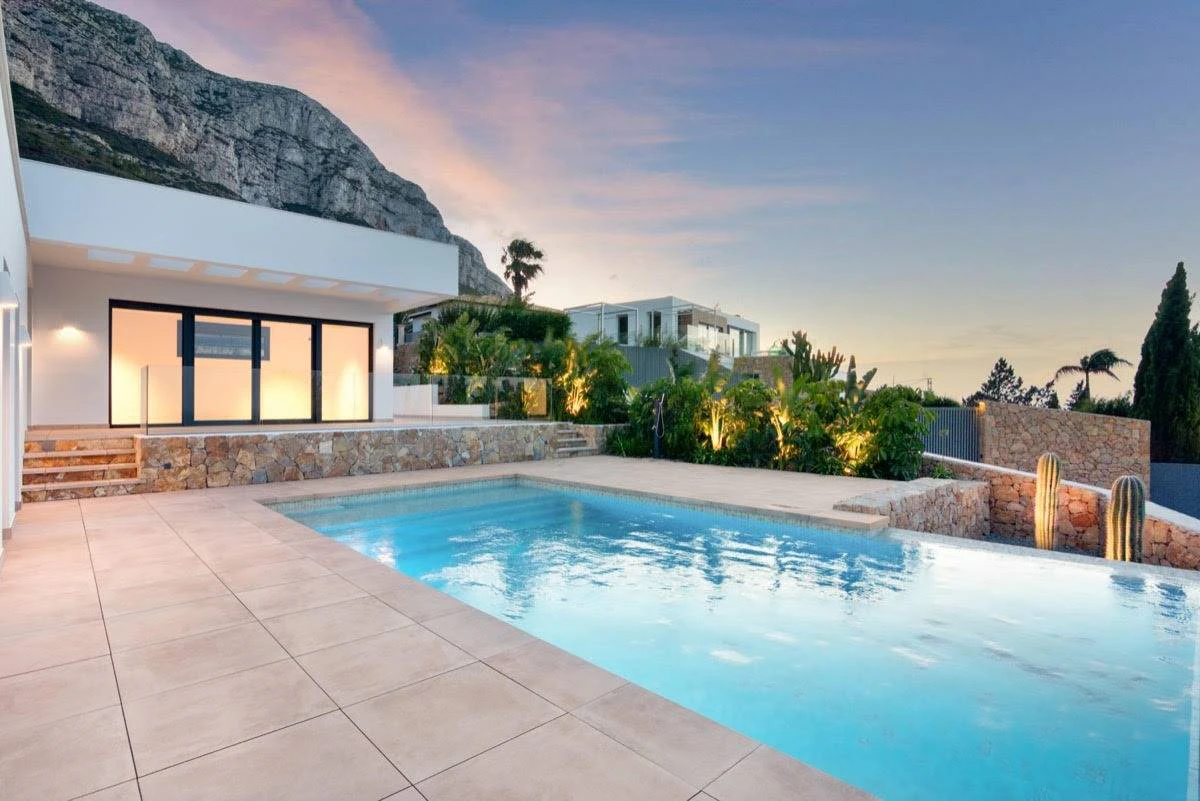 NC6636 - Villa Montgomar - Indrukwekkende nieuwe luxe villa te koop in Denia met uitzicht op zee en klaar om van te genieten!