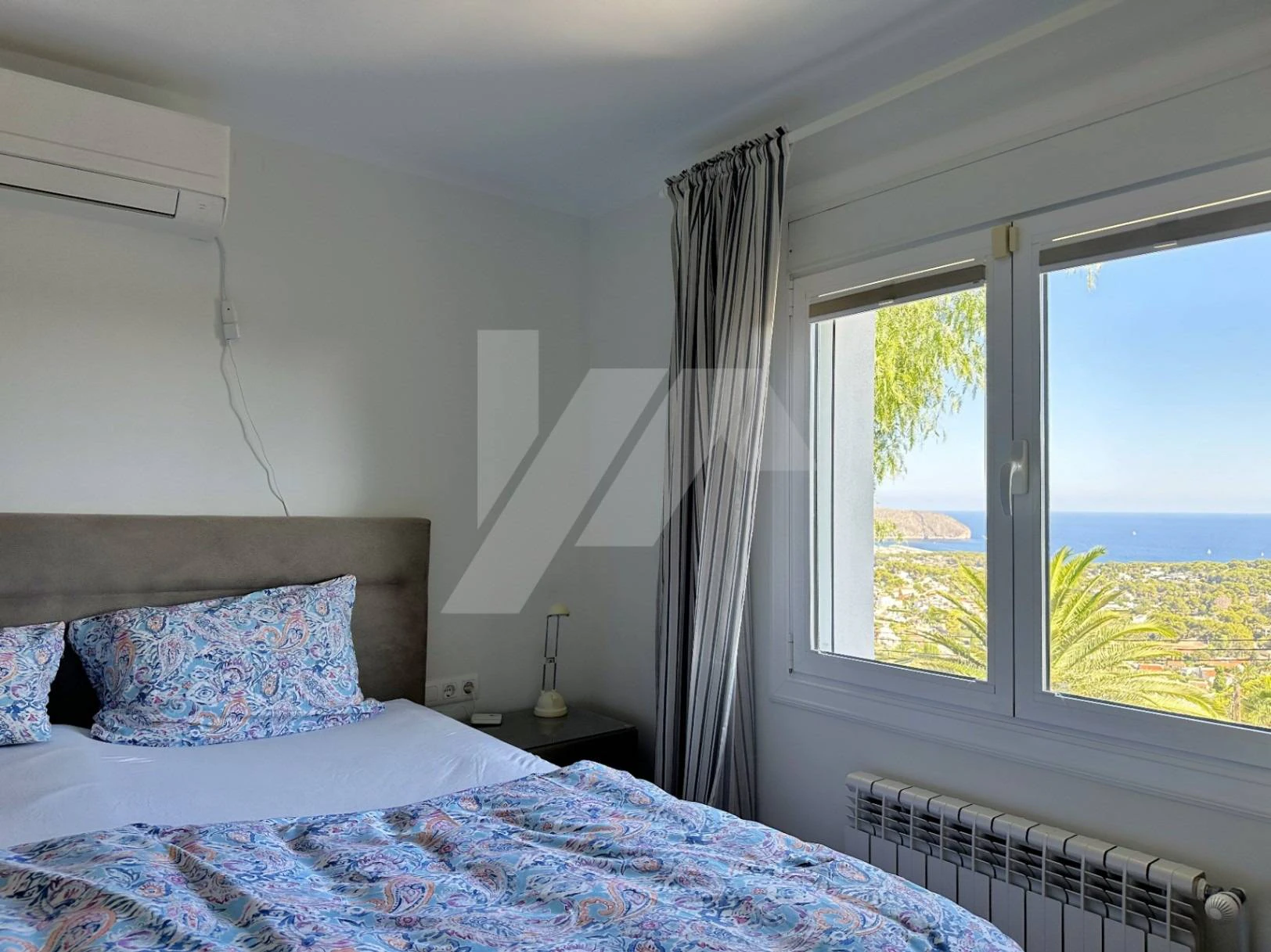 Villa Mirador. Villa en venta en Moraira con vistas panorámicas al mar.