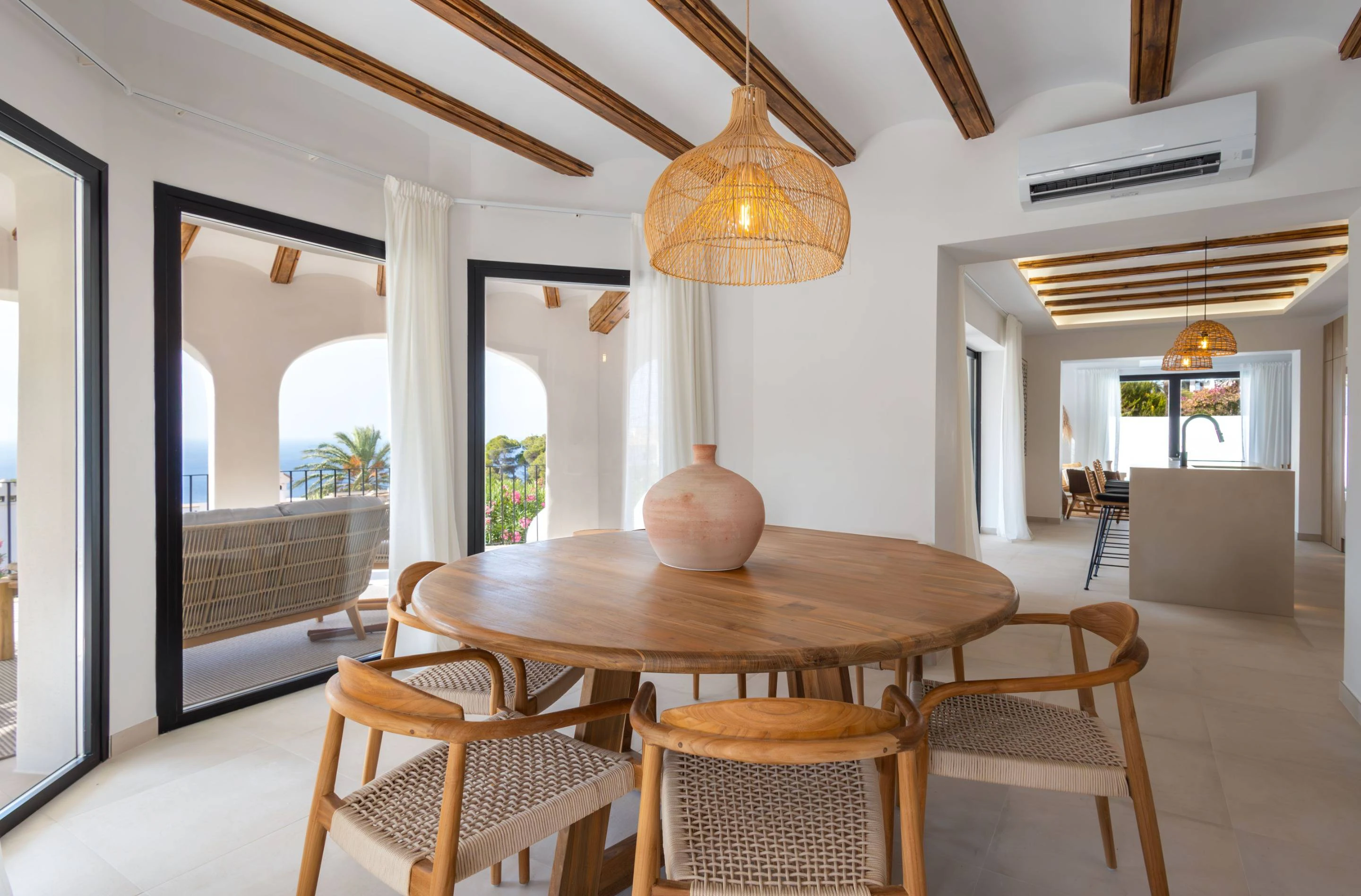 NC6655 - Villa Siesta. Onlangs gerenoveerde villa te koop in Javea met uitzicht op zee.