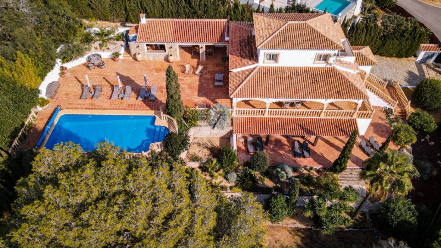 Villa Girasol. Villa double à vendre à Cumbres del Sol, Benitachell, avec vue sur mer.