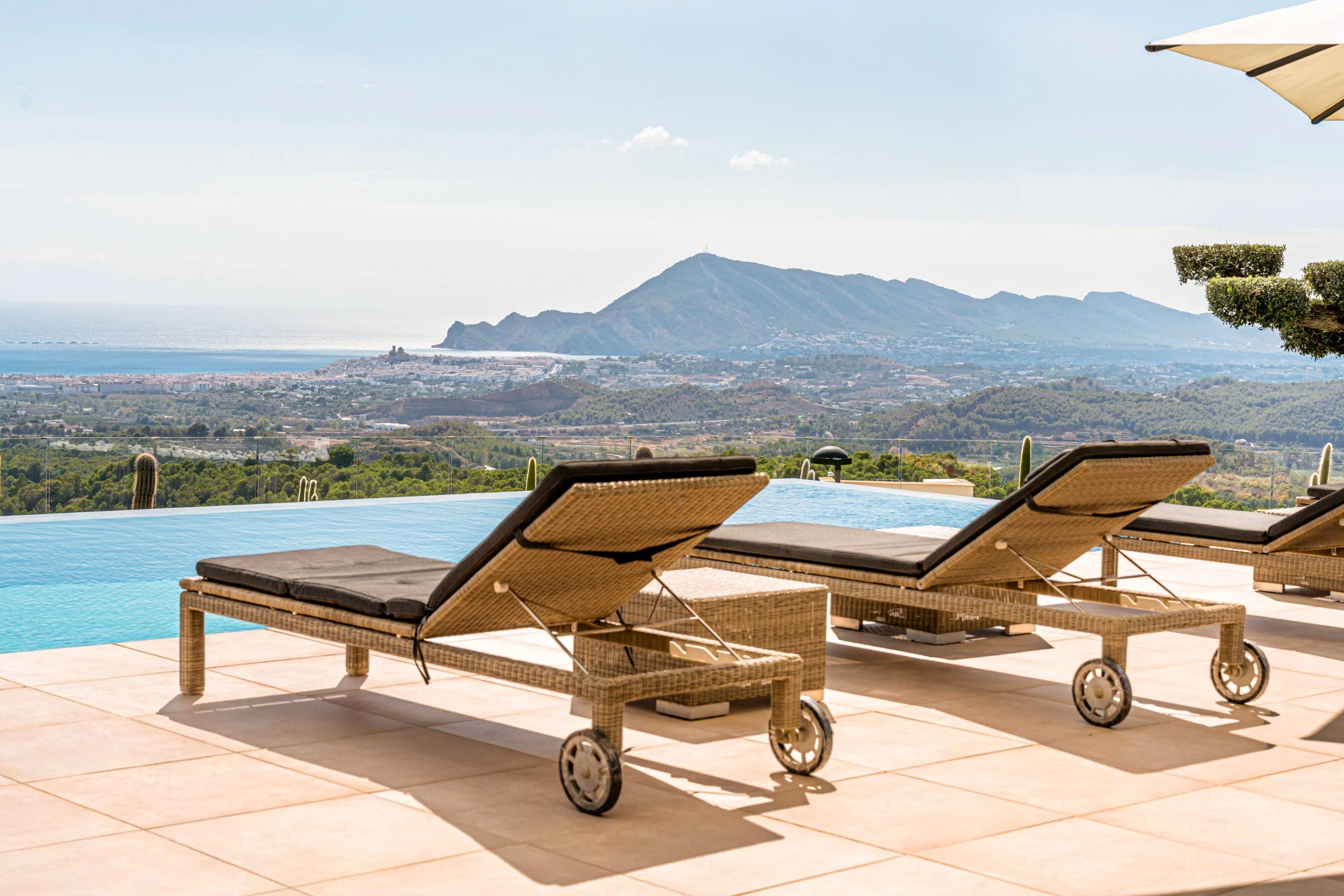 NC6658 - Villa Luna. Luxe woning te koop in Altea met panoramisch uitzicht.