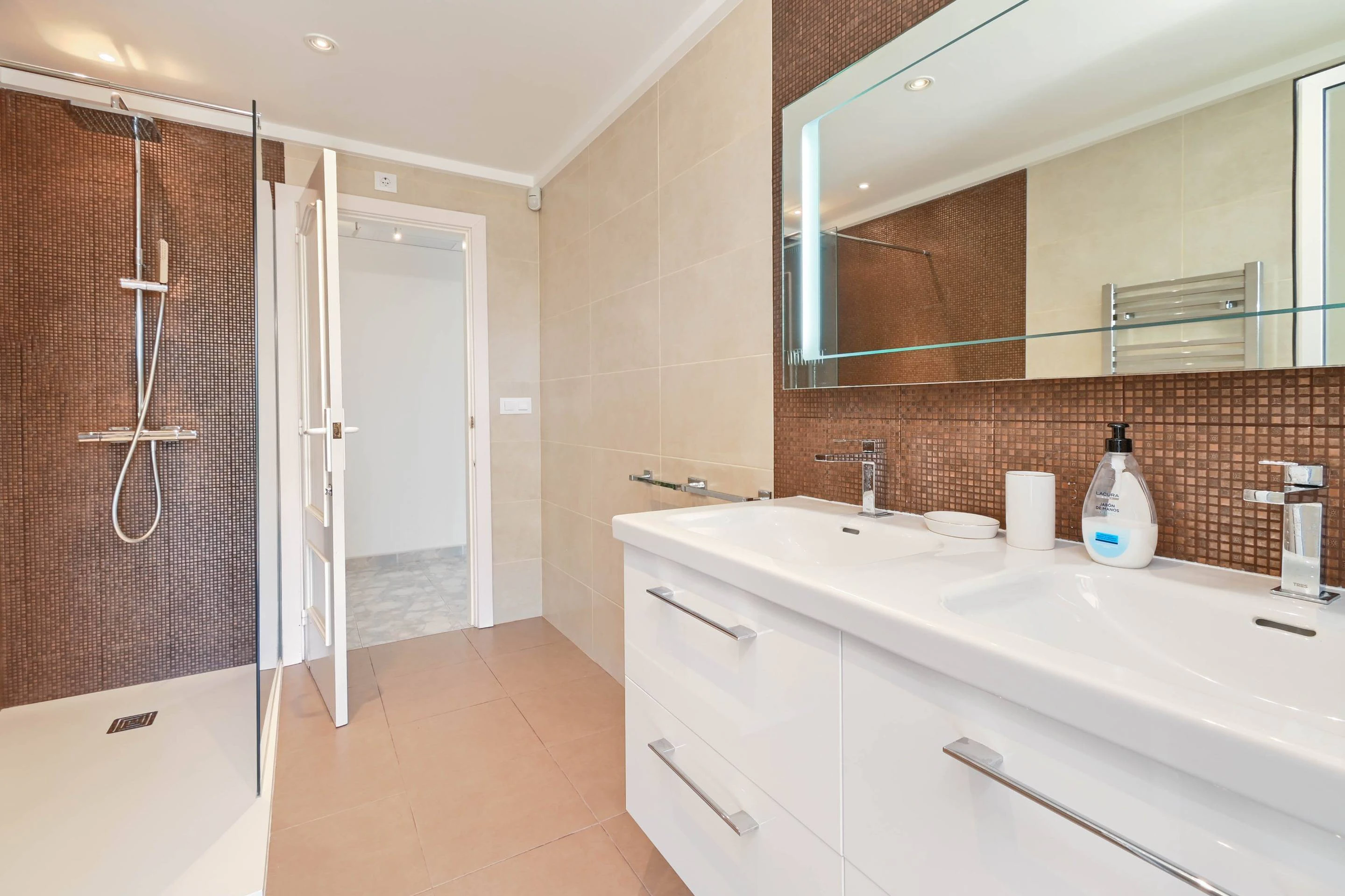 Villa Blanca Vista - Elegante villa mediterránea a la venta en Moraira