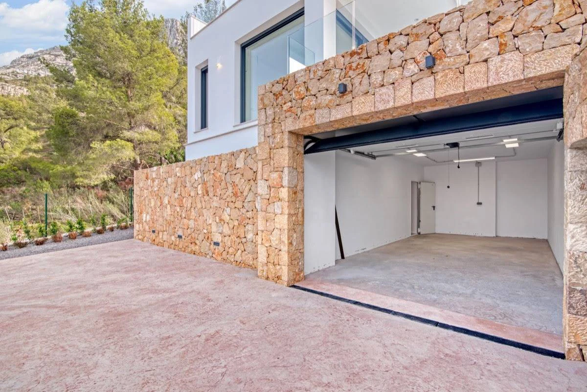 NC6636 - Villa Montgomar - Indrukwekkende nieuwe luxe villa te koop in Denia met uitzicht op zee en klaar om van te genieten!
