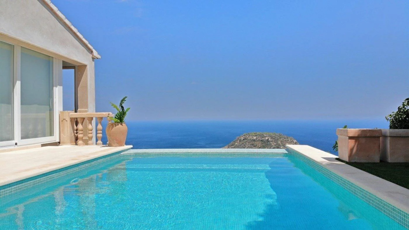 NC6656 - Villa Portichol. Onlangs gerenoveerde villa met panoramisch zeezicht te koop in Javea.