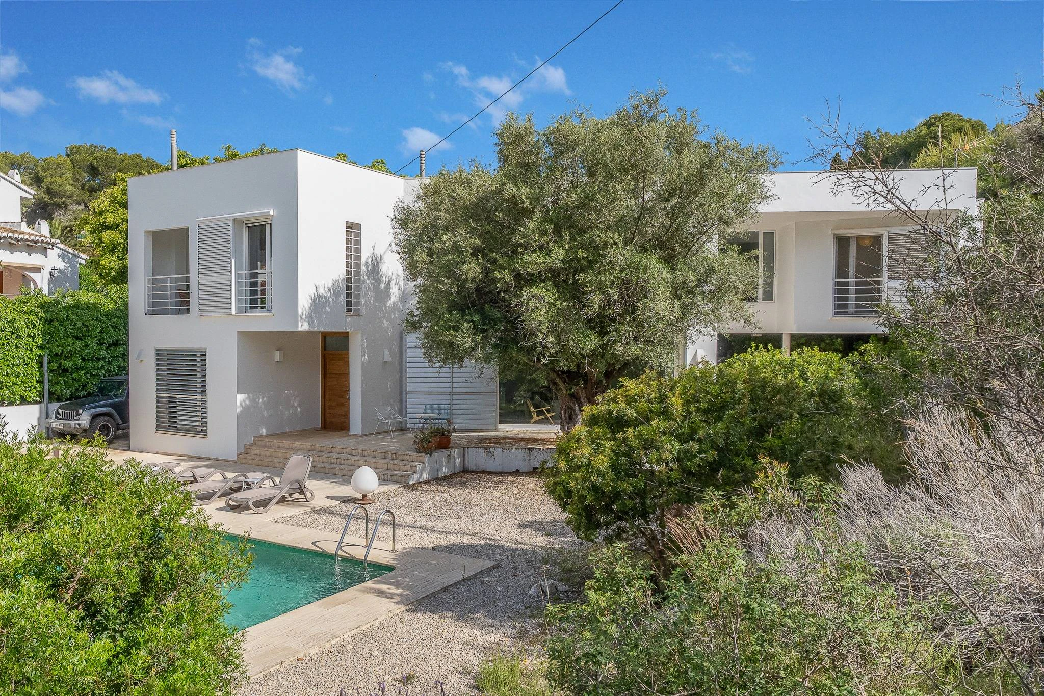 Villa Lucia. Villa moderna en venta a poca distancia de la playa de Portet.