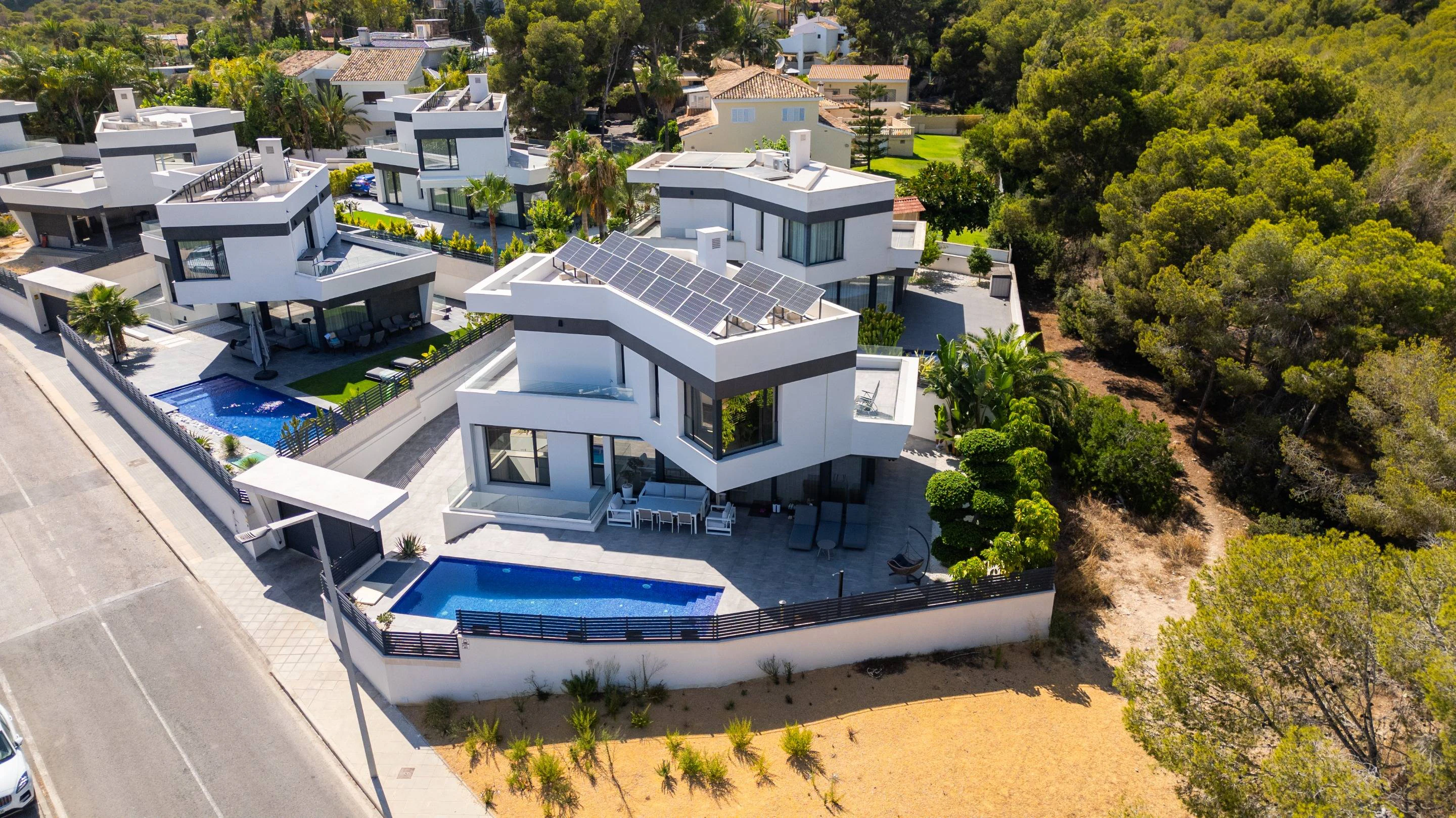 NC6659 - Villa Lisboa. Modern luxury villa in the center of Benidorm