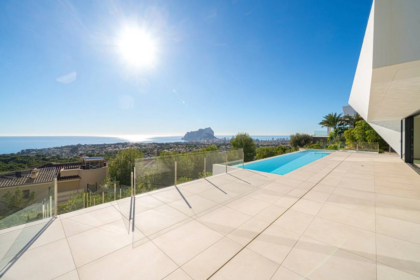 PG6349 - Villa Luna Azul - Ongelooflijk panoramisch uitzicht op zee en de Peñon de Ifach. Benissa.
