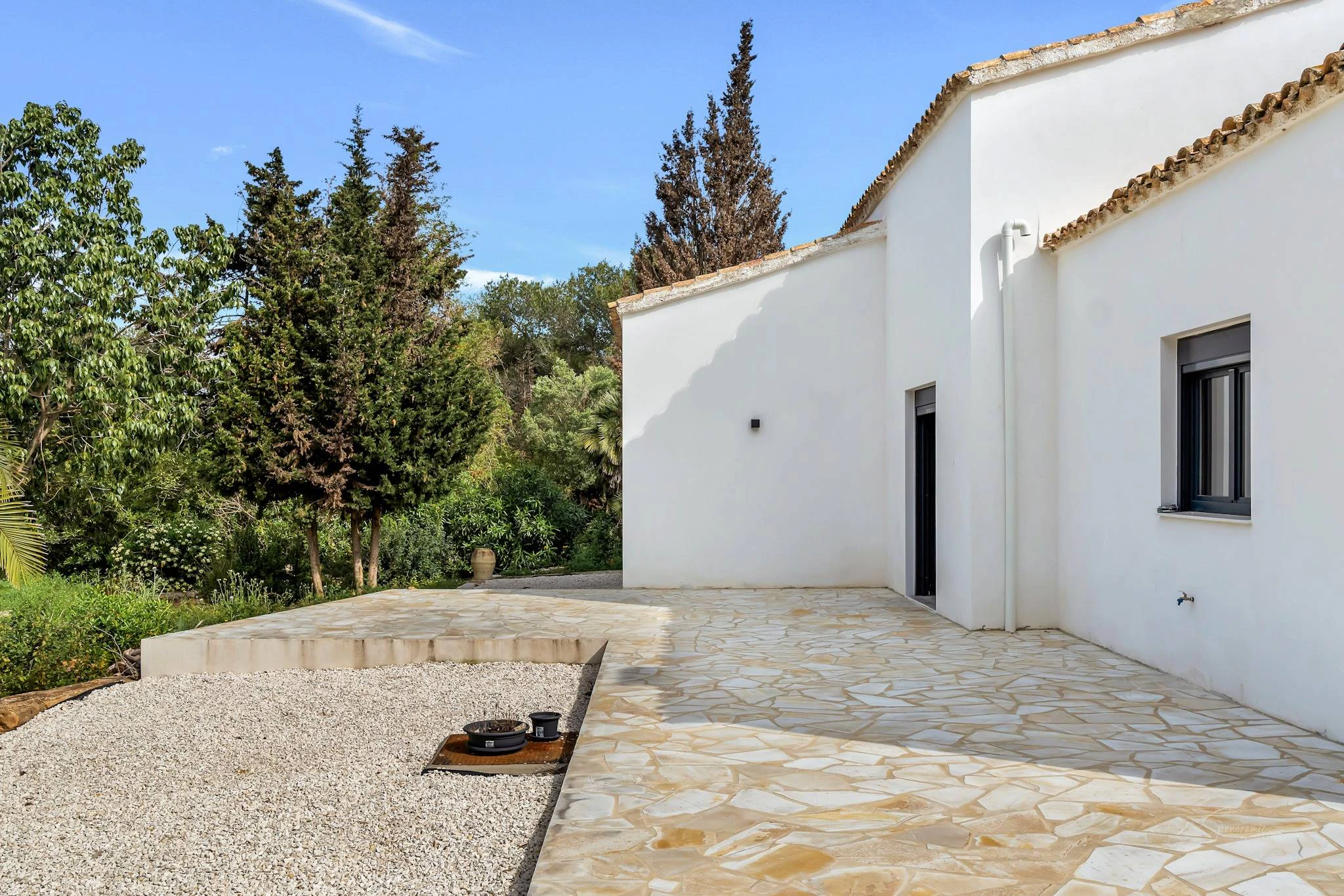 NC6602 - Finca Granadella. Volledig gerenoveerde finca op een ruim perceel met binnenplaats.
